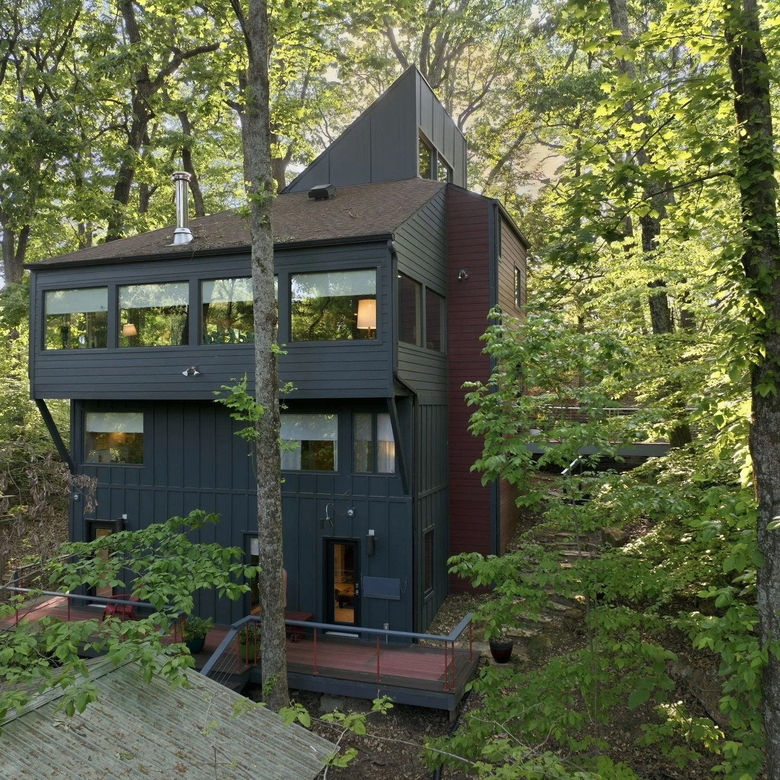 Architectural Gem in West Meade 🌳✨

&bull; $1,549,000
&bull; $527 / sqft
&bull; 3 Beds | 2.5 Baths | 2,941 SqFt
&bull; 4.58 private wooded acres

Tucked away at the end of a quiet cul-de-sac, this architecturally significant home designed by Robert 