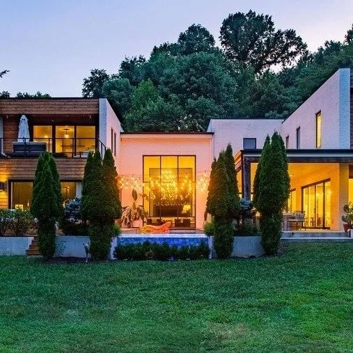 Got a sneak peek at an incredible 6 bed / 5 bath, nearly 6,000 sq ft modern estate on 5+ acres in East Nashville!! 👀

This custom-designed property wraps around a heated pool + spa and feels like a private sanctuary just minutes from downtown. 

Lis