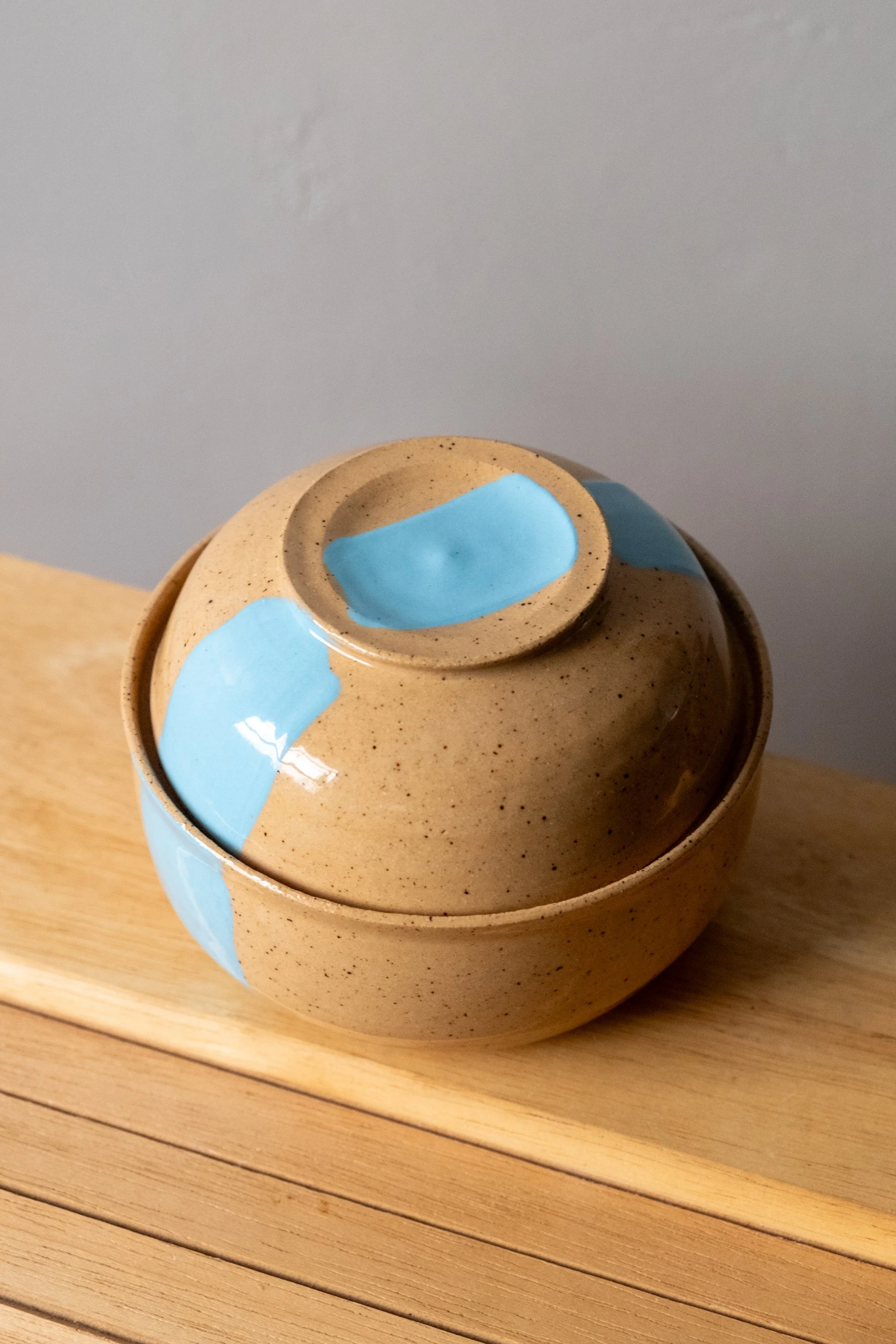 Lidded Bowl with Hand-painted Stripe 1