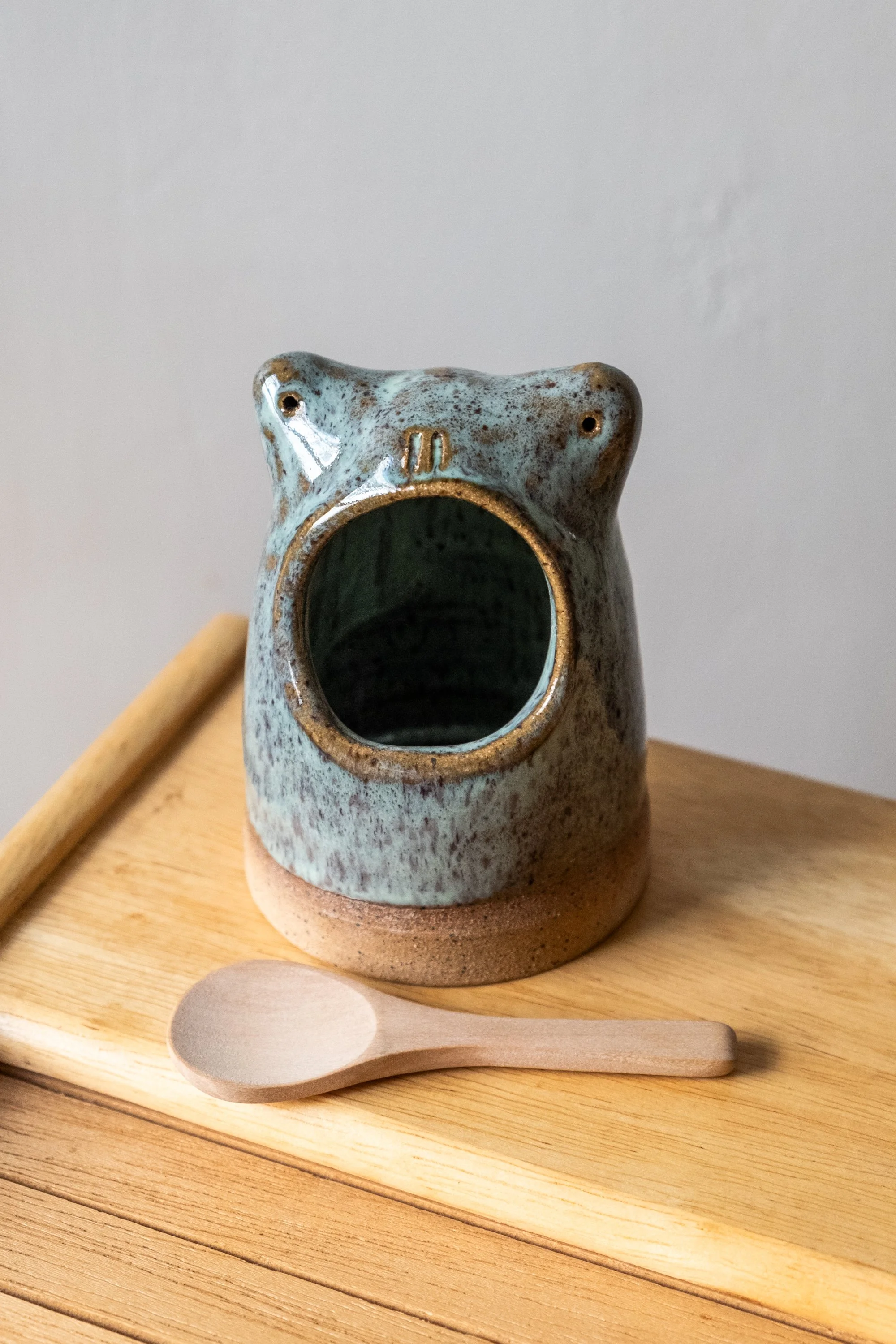 Peacock Froggy Salt Cellar 2