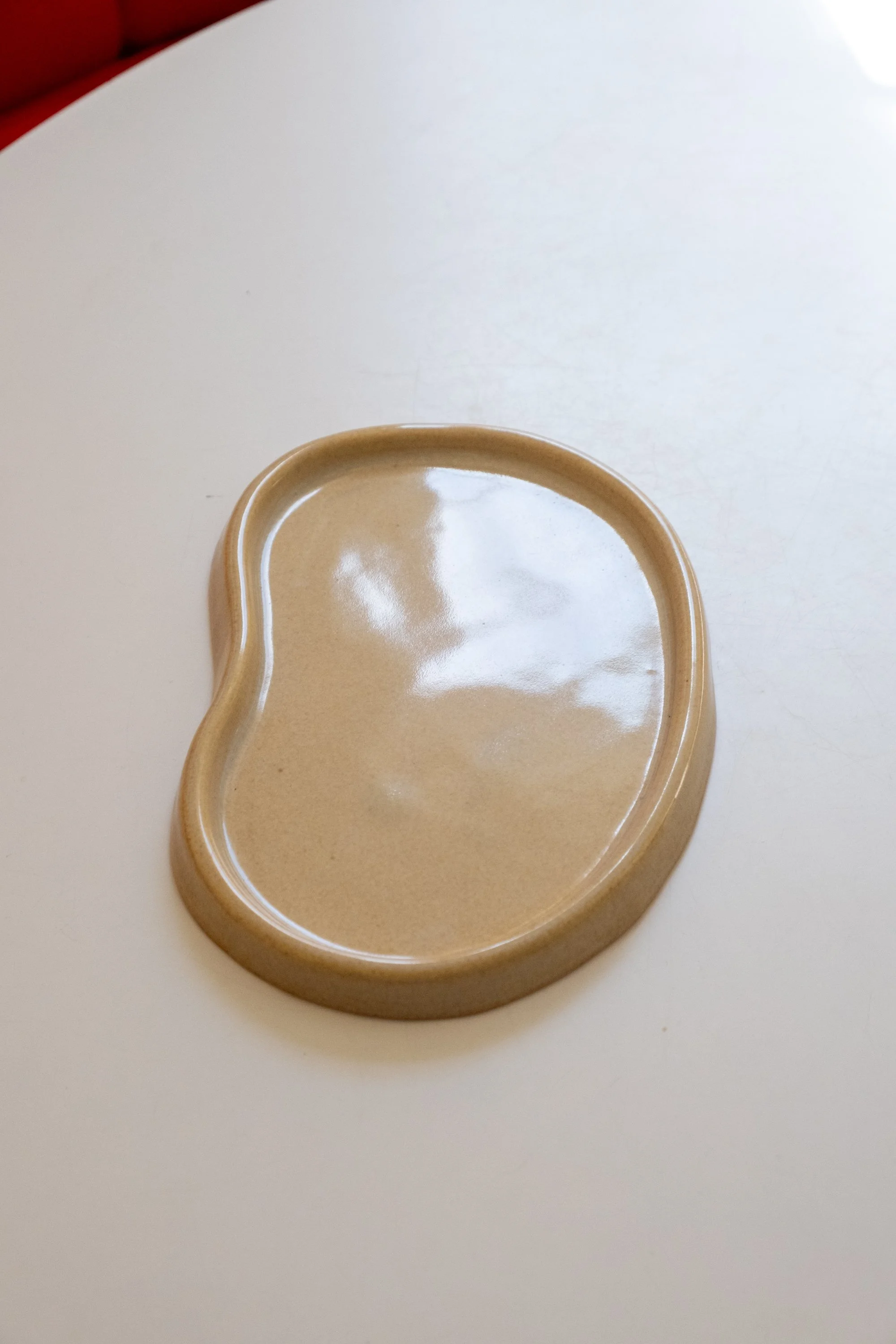 Squiggle Tray (Beige) 1