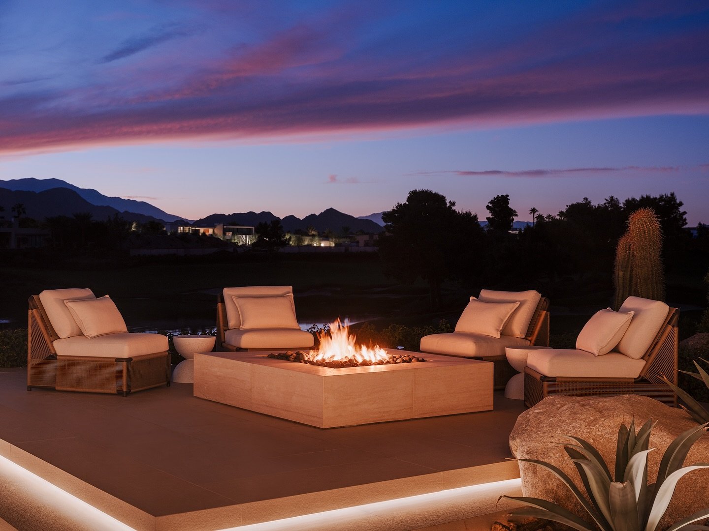 cheers to the weekend &mdash; fire, fresh air, and a quiet moment to unwind. 🥂

project: golden hour residence
interior design: @studioglint
photography: @lance.gerber

#goldenhourresidence #studioglint #weekendmood #indooroutdoorliving #desertdesig