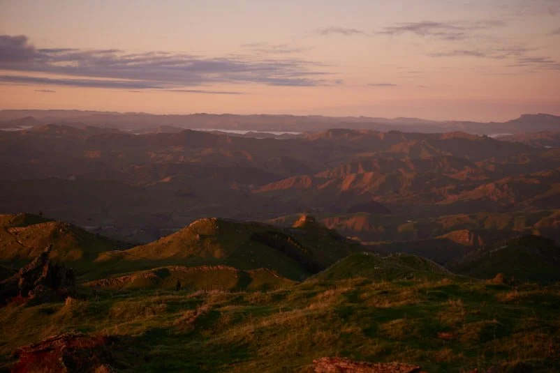 Sunset over Thombleson Farm, a Wisewool™ wool-supplying sheep station in New Zealand.