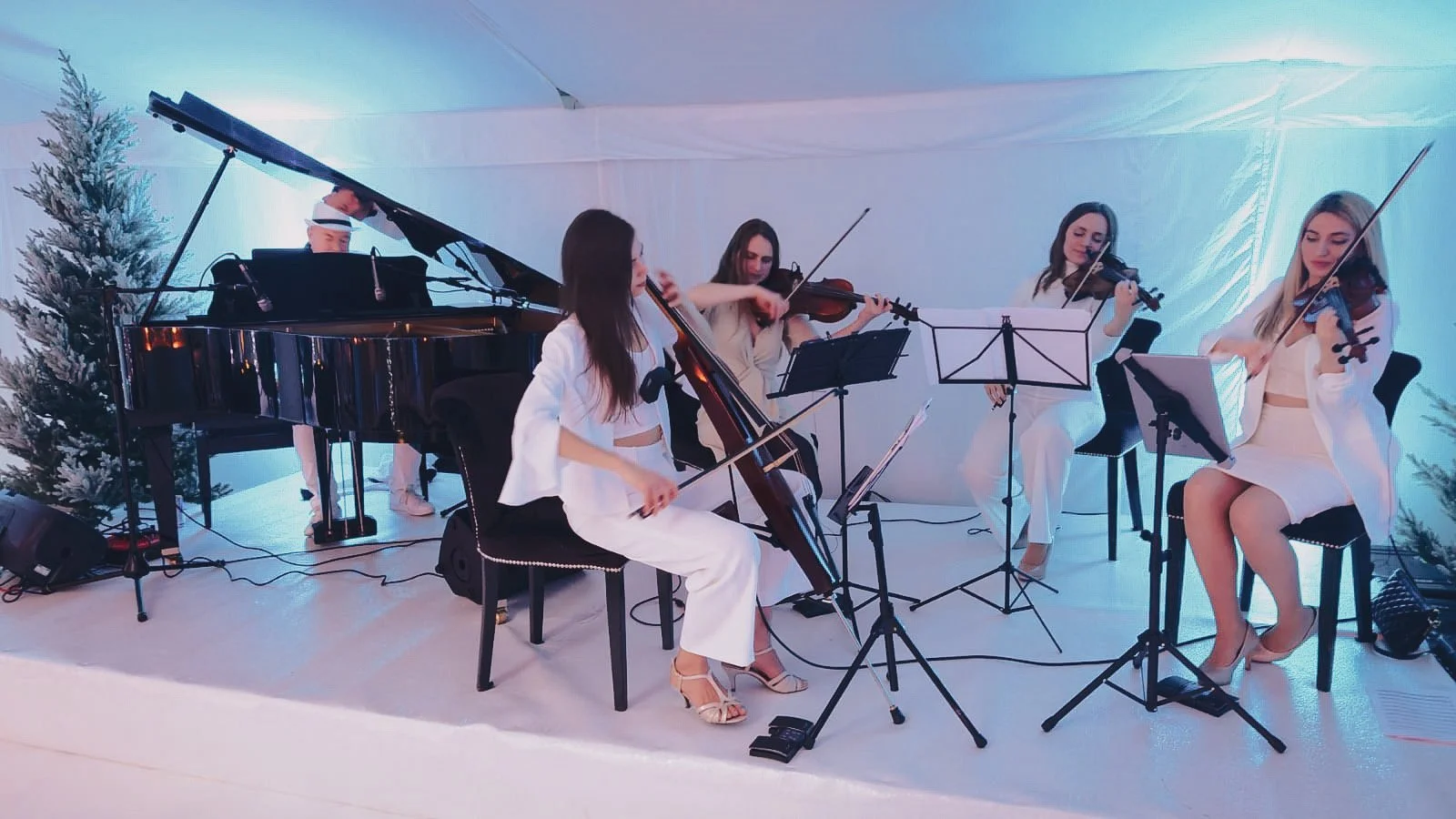 Solas x Siimon Winter Party 1.0.JPEG