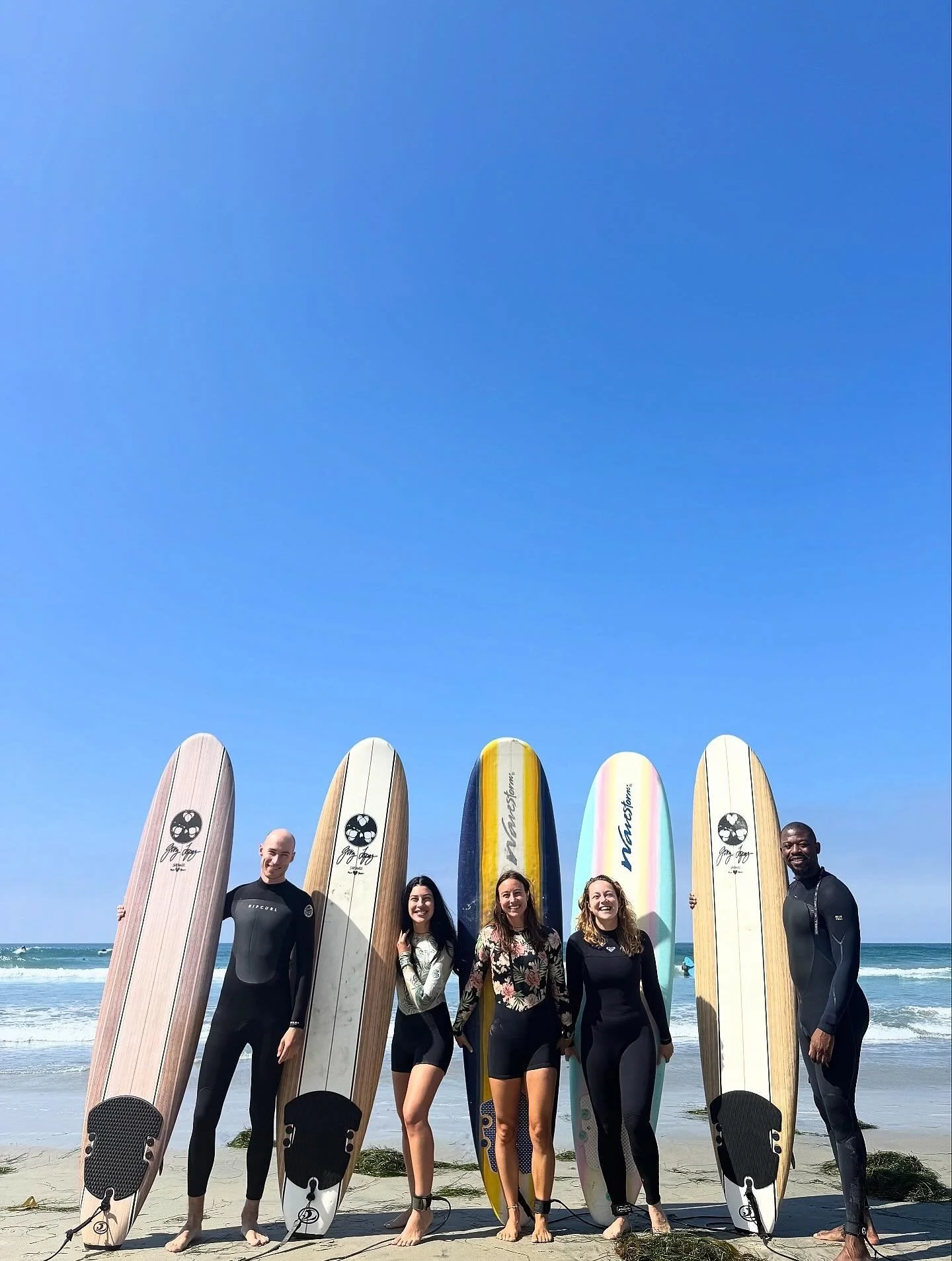 Our R2&rsquo;s went surfing with their Resident Support Group (RSG) a couple weeks ago! Julia (recent graduate in 2024) is their RSG leader and was an amazing surf instructor 🏄&zwj;♀️🏄&zwj;♂️! During intern year, RSG meets once a month to bond, hav