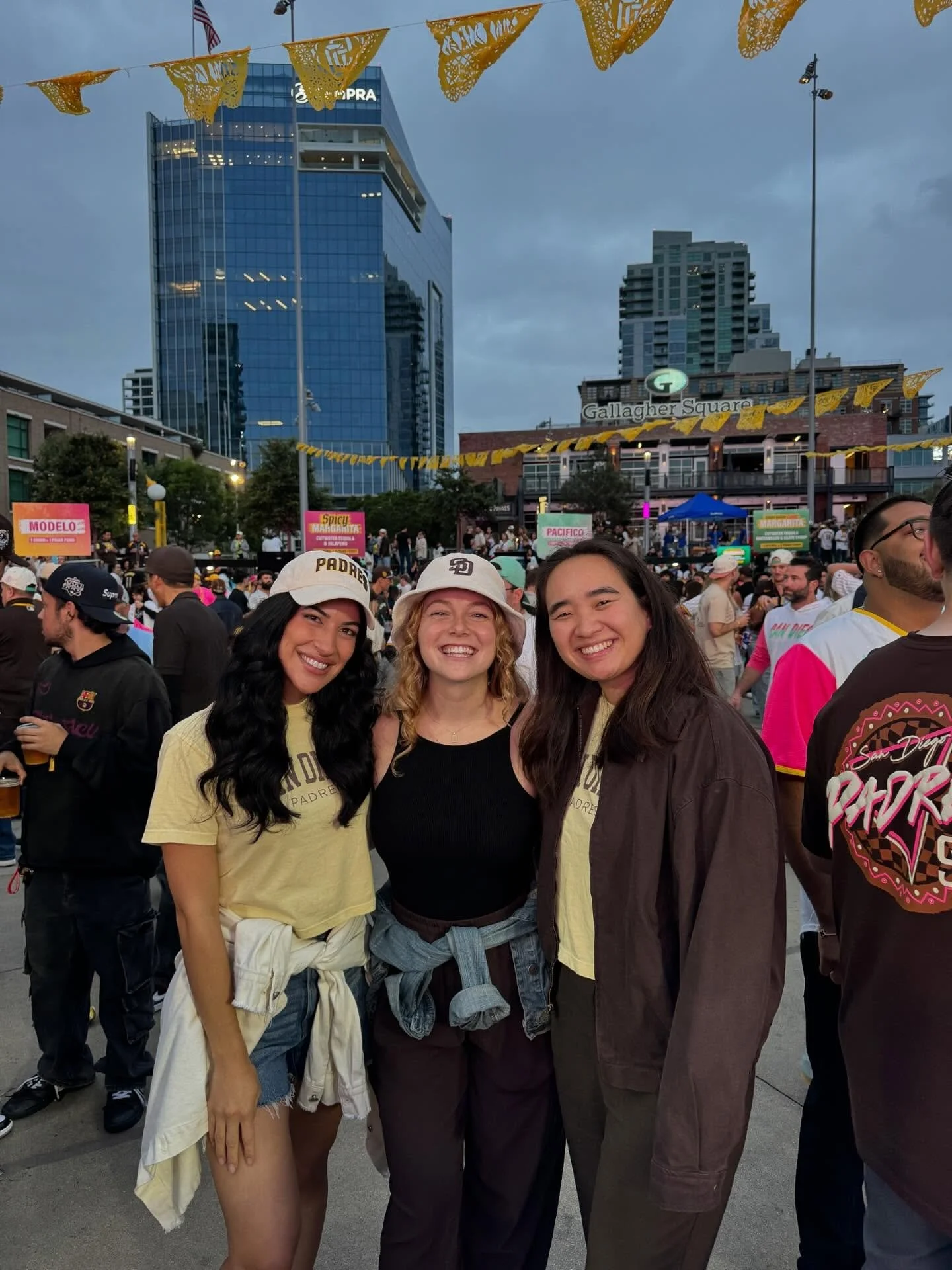 Residency night out with the Padres!! ✨✨

We went to the Padres game a few weeks ago with our residency and had a blast cheering them on ⚾️⚾️. Watch the video at the end to see our reaction to Tatis Jr.&rsquo;s grand slam!! 🥳🥳