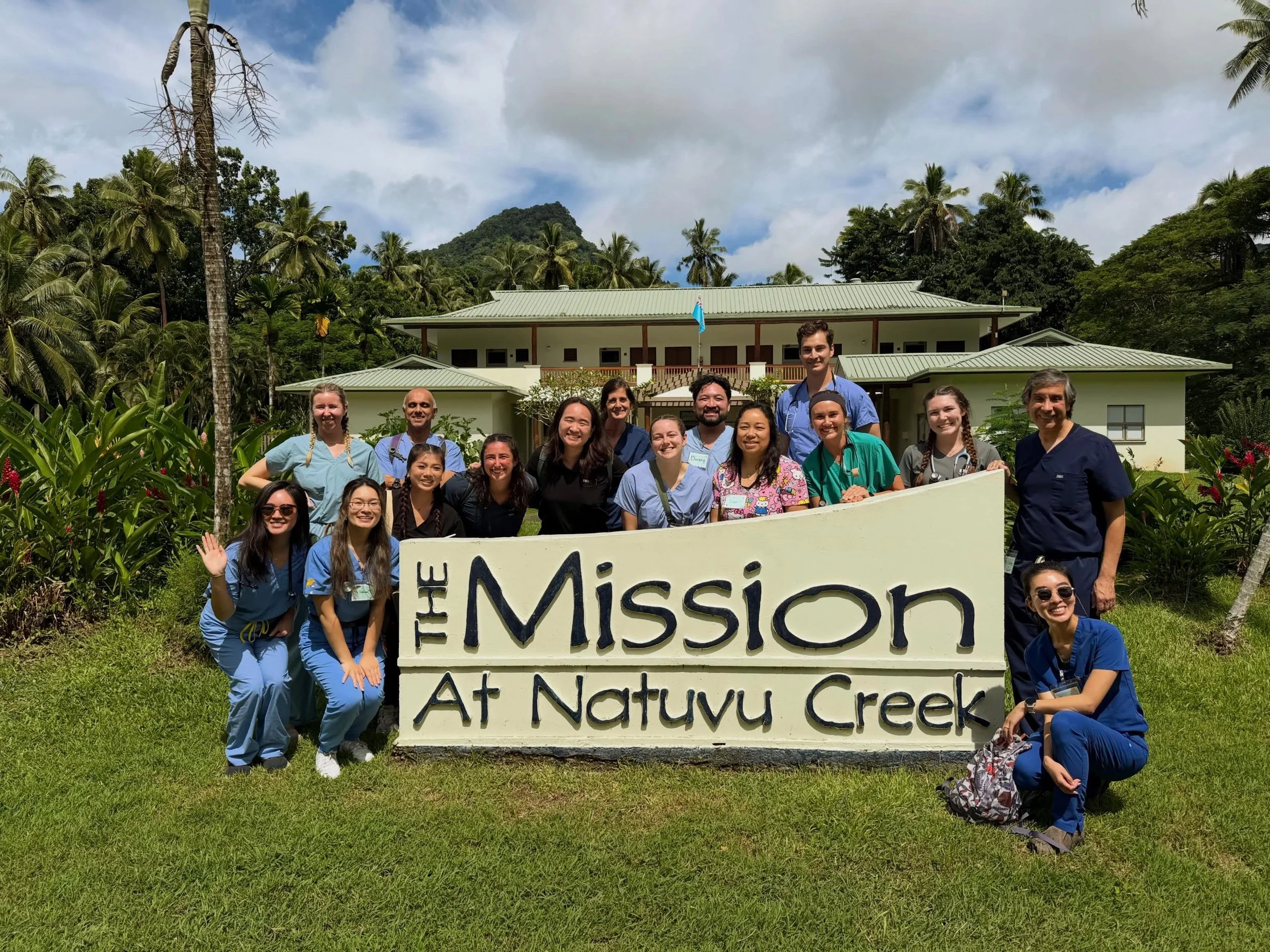 Our residents Linh (PGY3), Dru (PGY3), Allie (PGY2), and Jessica (PGY2) recently went on a global health trip with Dr. Andrade to Fiji with residents from @kplamcfp, @kp_fontana_fmr, and @kpla_peds!!! They spent 2 weeks serving the local community an