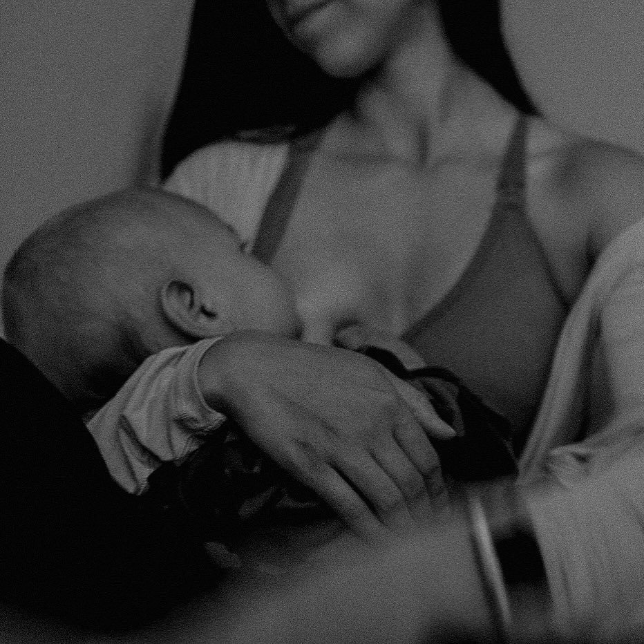 Let&rsquo;s talk about breastfeeding &hellip; I hear it all and I often feel sad that so many women push through so much pain after they&rsquo;ve given birth. Postpartum is an important time to nurture ourselves and allow ourselves to receive help. 
