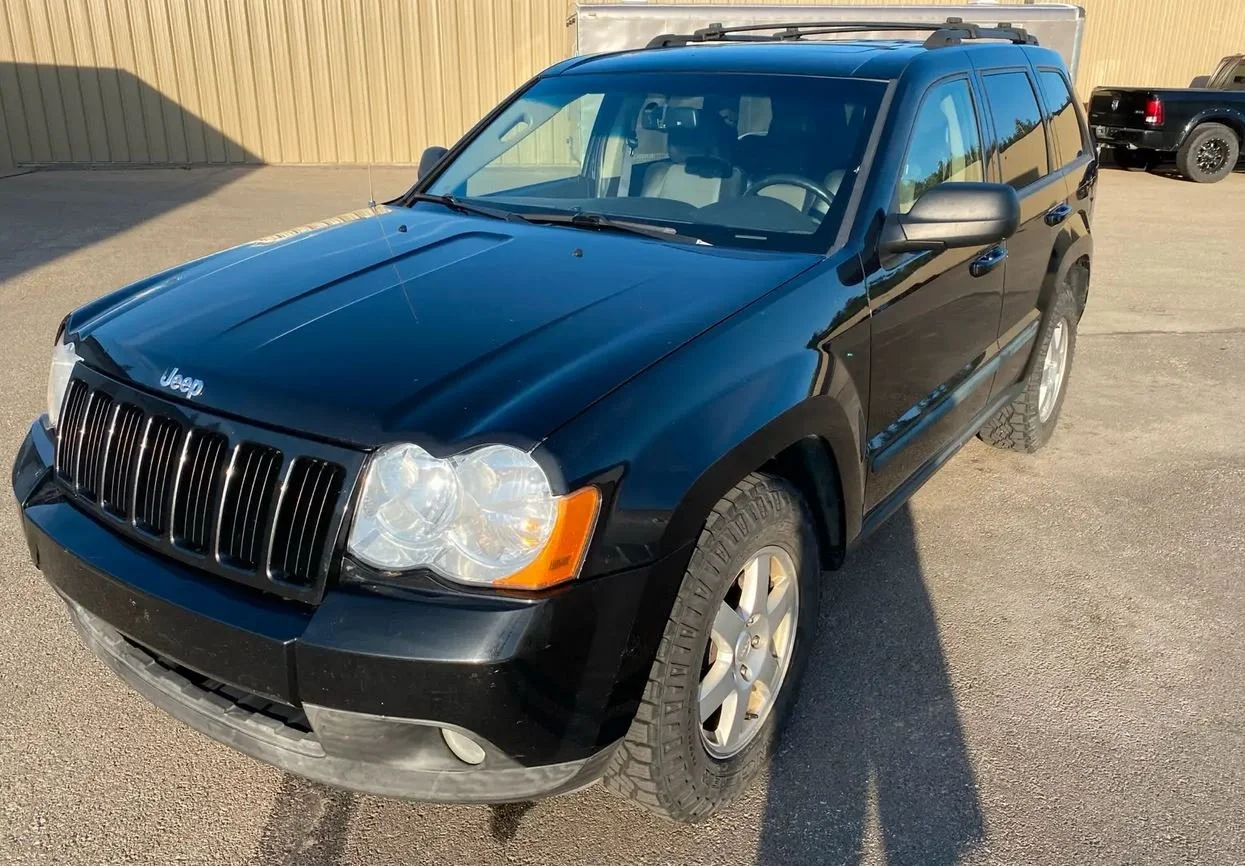 2008 Jeep GrCher.JPG