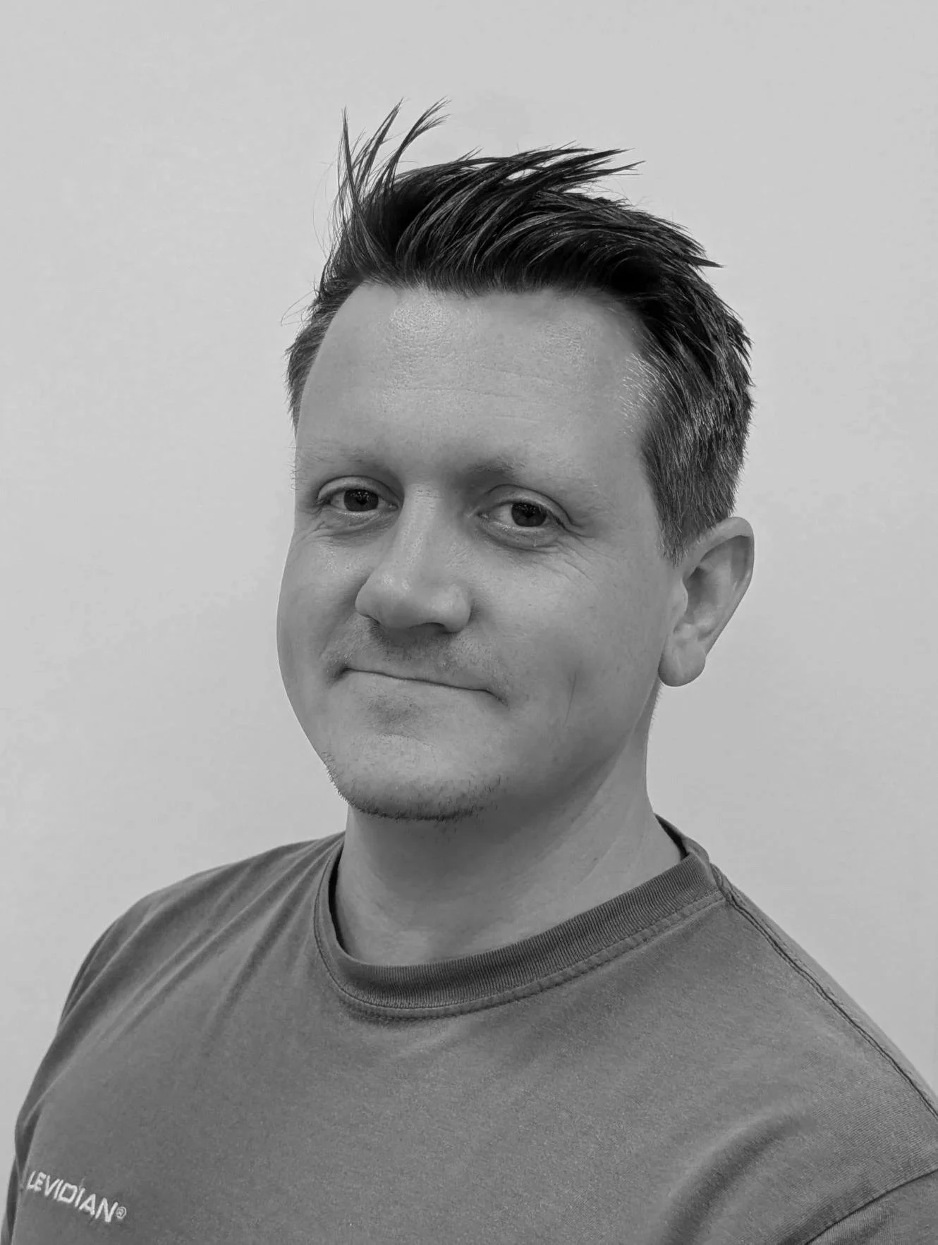 Oli Walker headshot