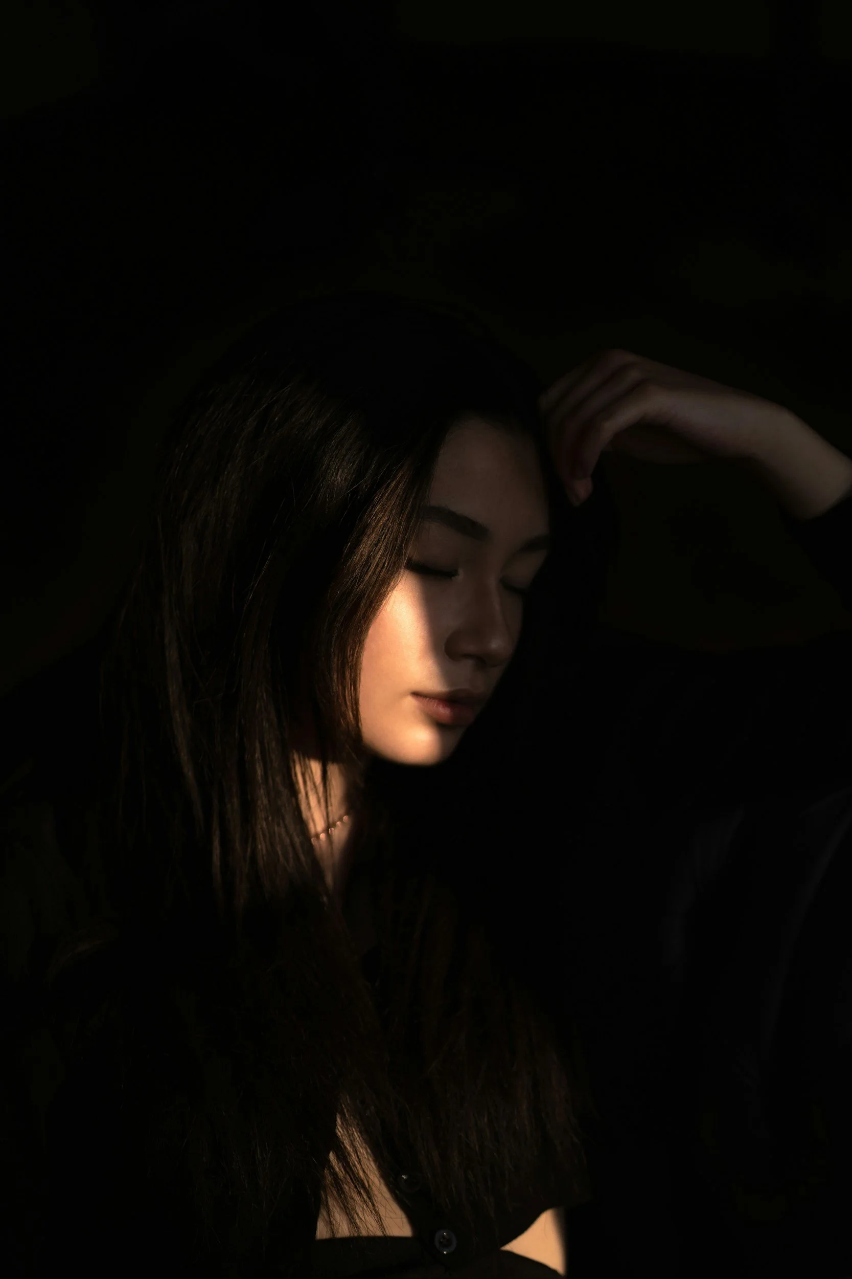 How the Eldest Daughter Syndrome Impacts Asian American Women 