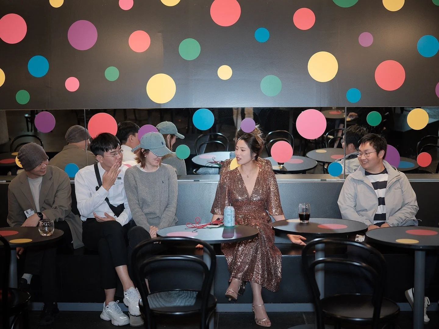 Dinner break at the @ngvmelbourne wedding job earlier this year while KUSAMA was on.

With my comrades @niezixuan490 @tailored_wedding_films 

Through the lens of Andy @rhfoto.au
