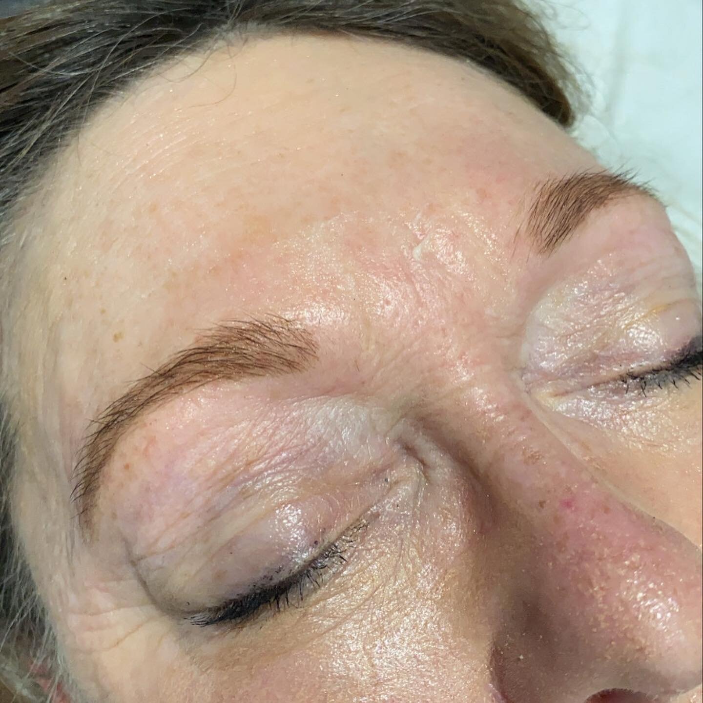 No brows?? No problem!!

Henna brow transformation!! Pain free, lasting up to 6 weeks on the hair!! All natural products 🌱 
⠀⠀⠀⠀⠀⠀⠀⠀⠀
Swipe 🔙 for before picture !!
.
.
.
.
.
.
.
.
.