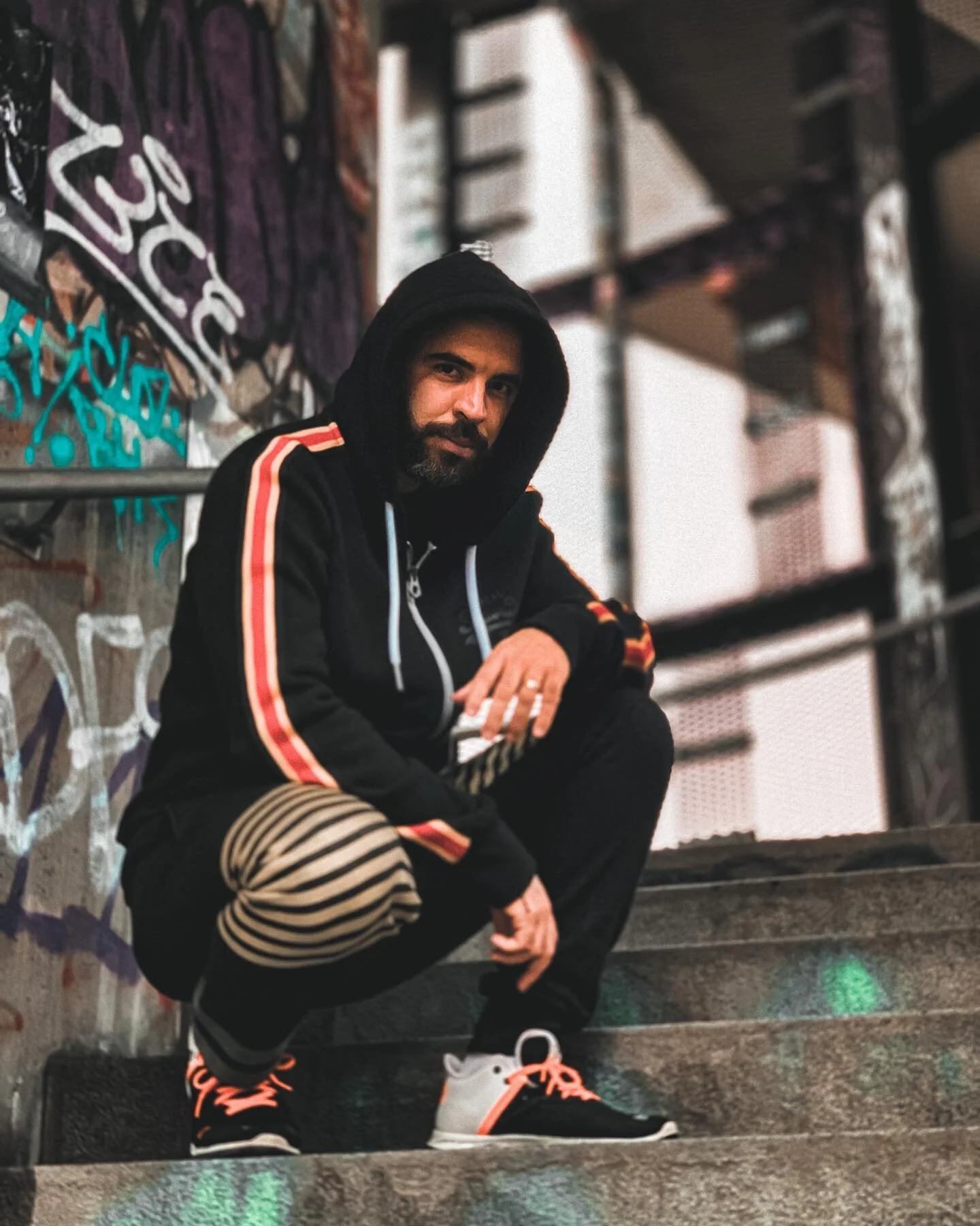 The Earth without art is just eh!
#urbanstyle #graffiti #photoart #photography #artphotography #picoftheday @superdry @superdryausnz #superdrysport #streetphotograph