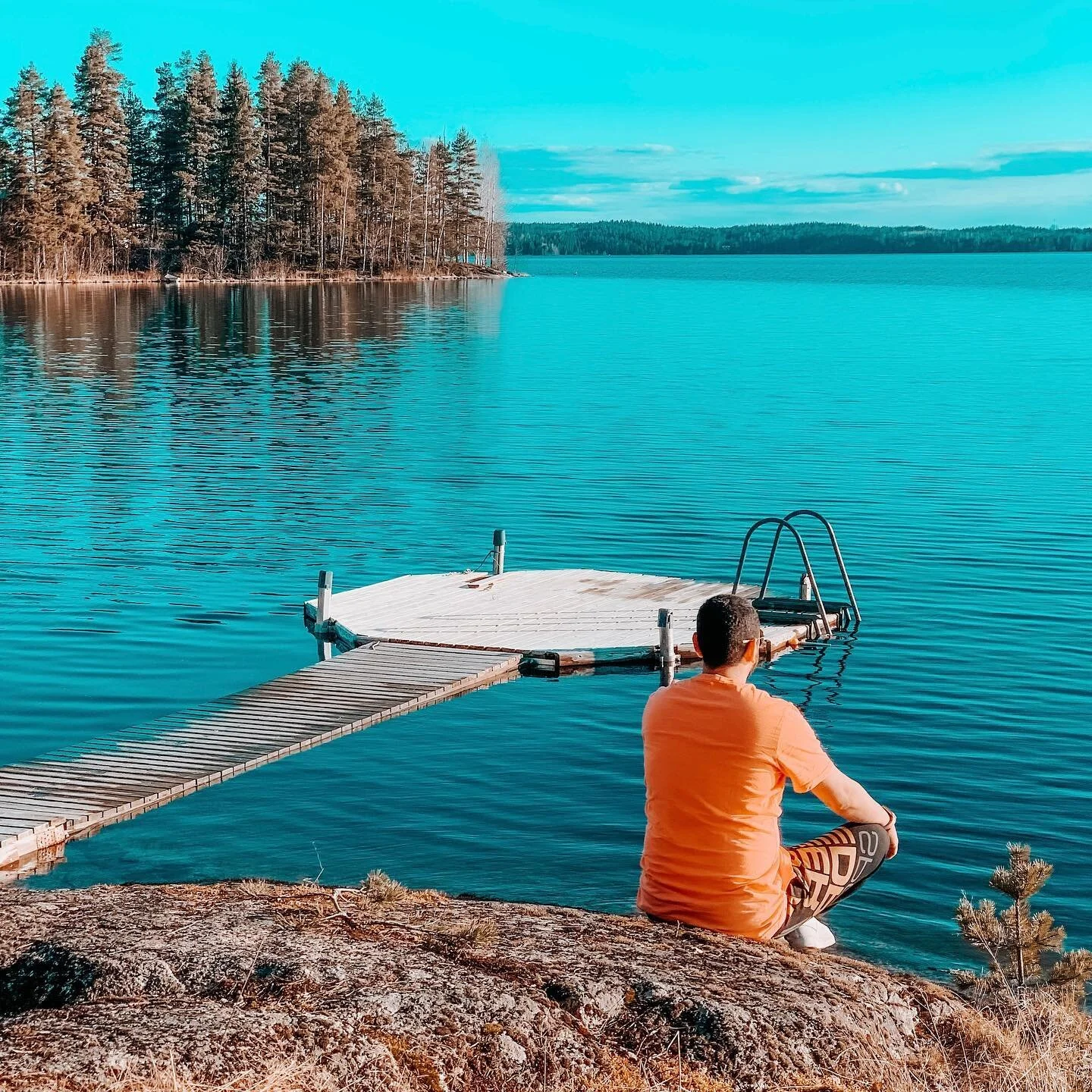 Don&rsquo;t be shy Summer, just come! I&rsquo;ve been waiting for you! ☀️🕶
#summerseason #summerinfinland #warmseason #freddypreset #nordicsummer #picoftheday #photography #landscape #horizon
