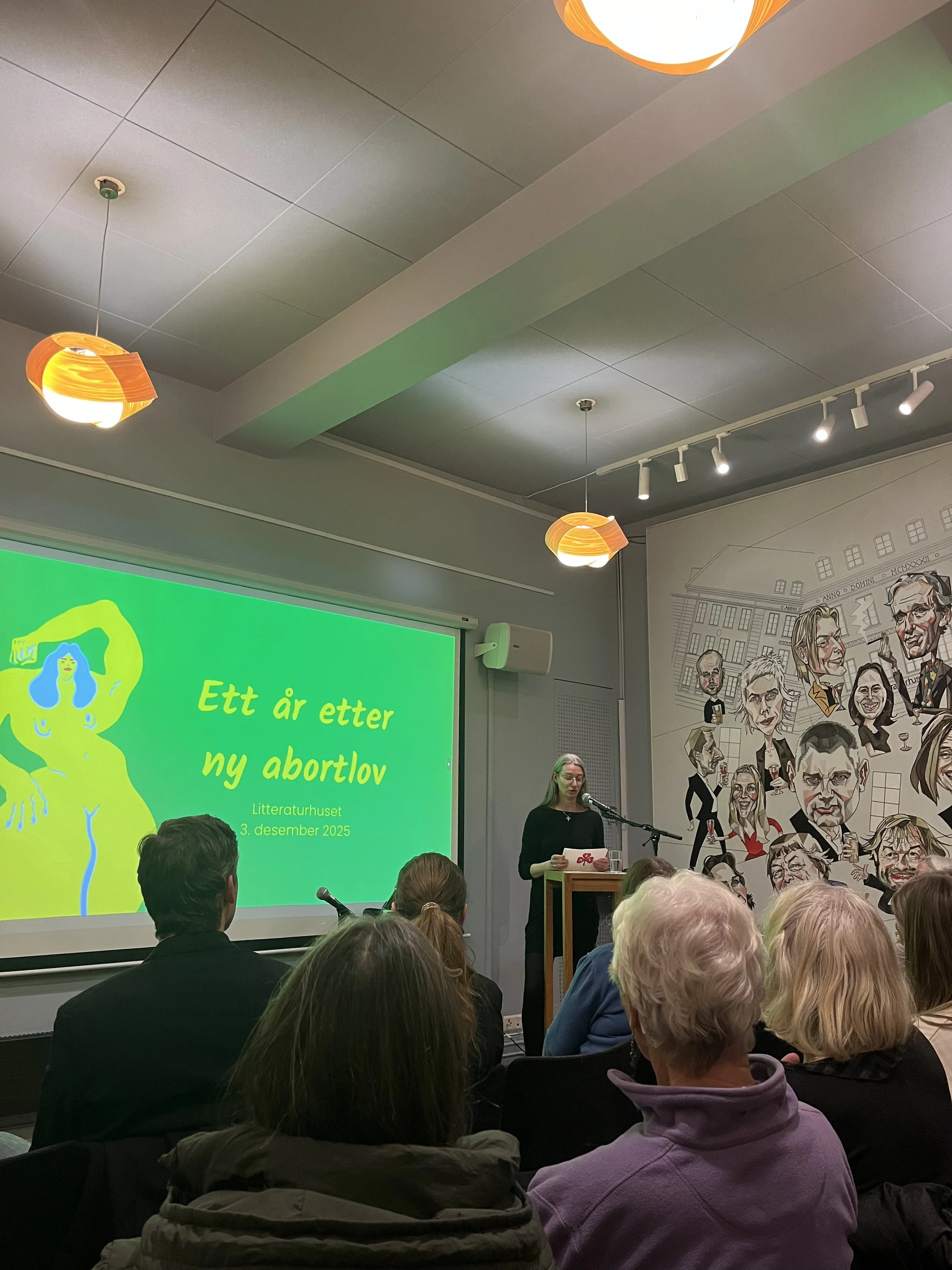 Liv Bjørnhaug Johansen fra Sanitetskvinnene diskutere barrierer og begrensninger for kvinners selvbestemmelse i abortpraksis og lovverk i Norge i dag
