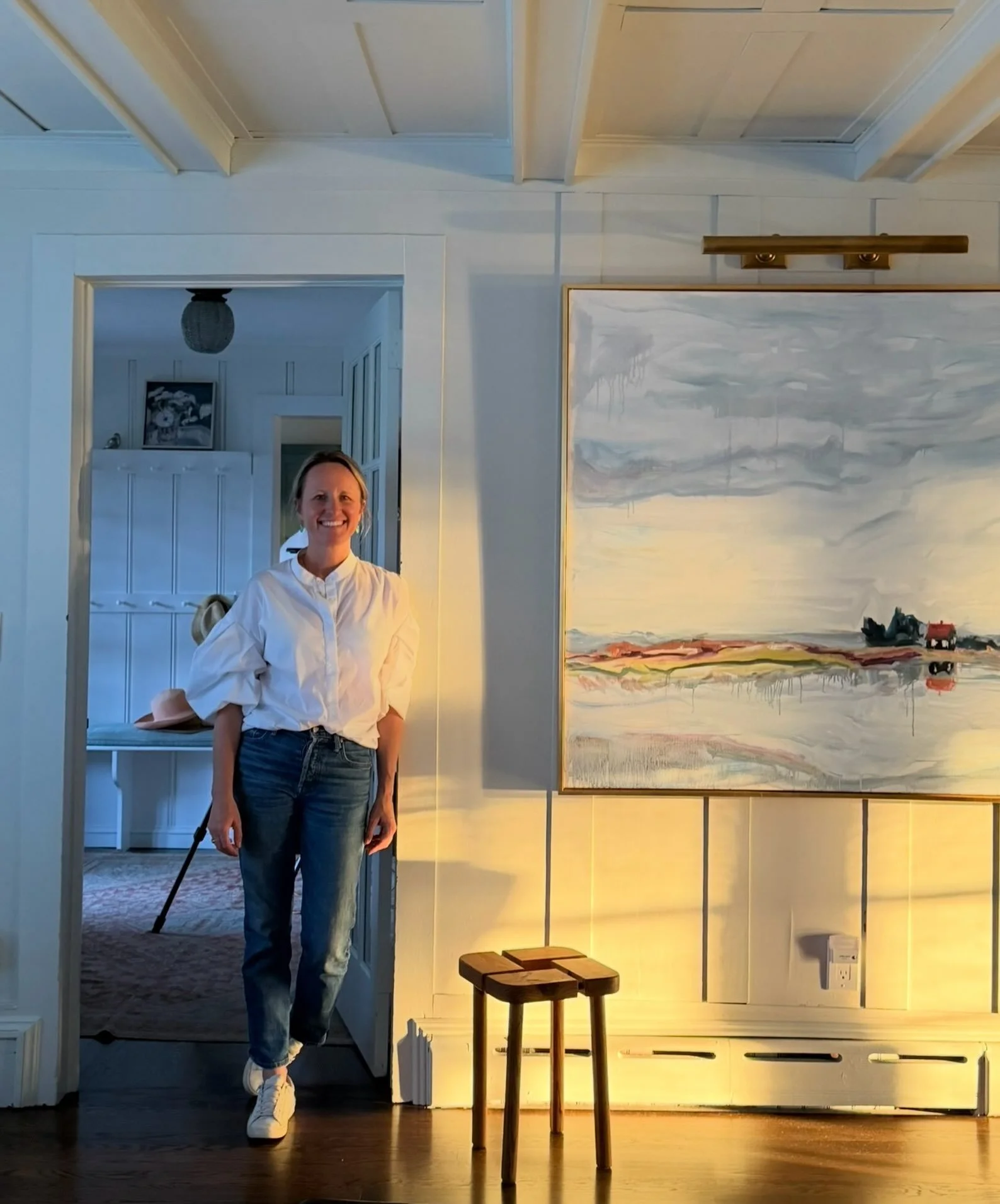Moment from this months photoshoot at our Stony Brook project. Loved the end of day light across the painting of the shore below.  Photo by @velveteencowboy #landscapepainting #oiloncanvas