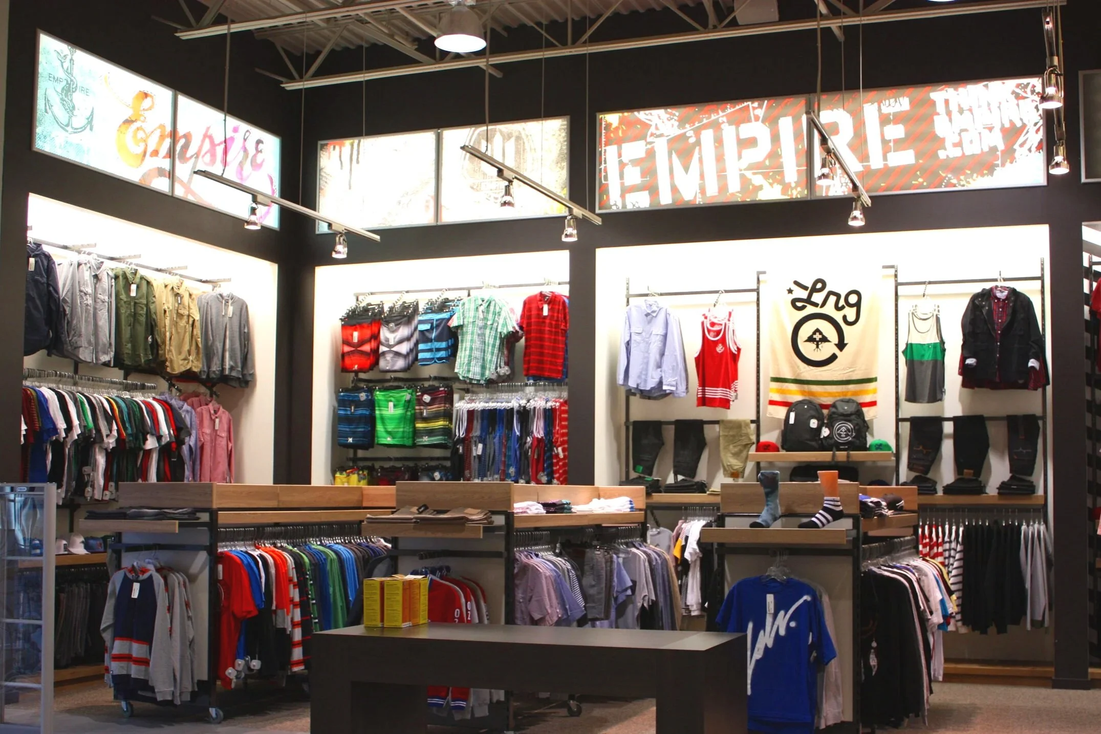 Nine+Design_Empire_%C2%A9Se%CC%81bastien+Lemyre_08.jpg