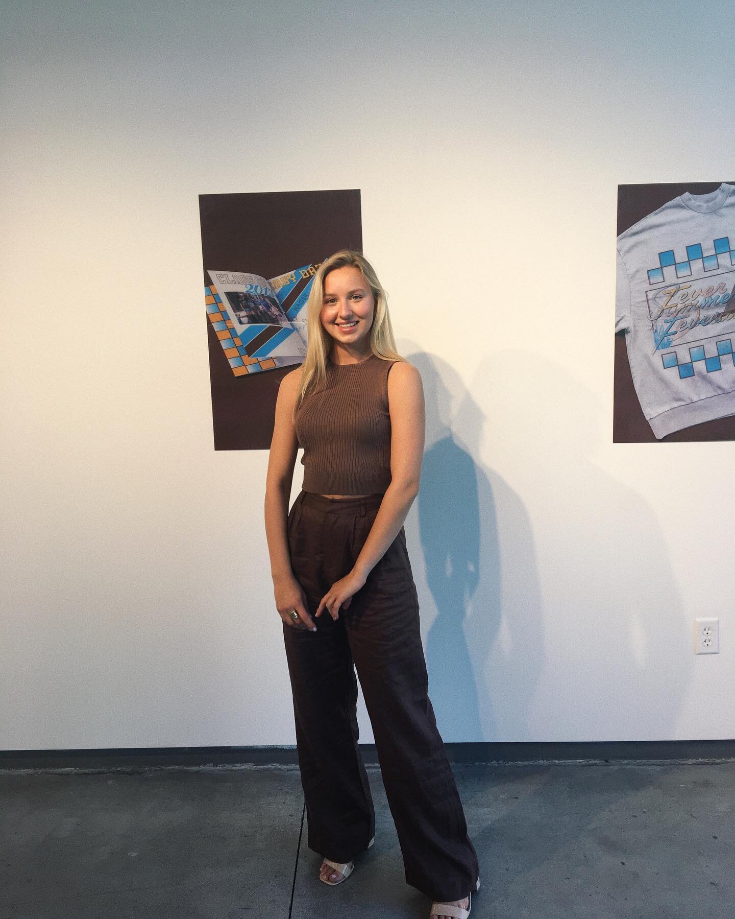 I&rsquo;m a happy ghoul who is done with her senior show! 👻  loved working alongside these creative and inspiring ladies:) happy happy happy 😊 
Keep reading for my artist statement on my piece &ldquo;Nostalgic&rdquo; 🤎 

I am fascinated by the inc