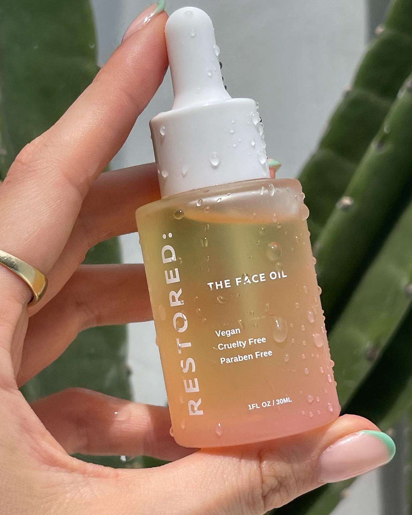 Did you know all of our face oil ingredients are cold pressed?
= more nutrients for your skin. ✨

Shop now at restoredskincare.co.uk