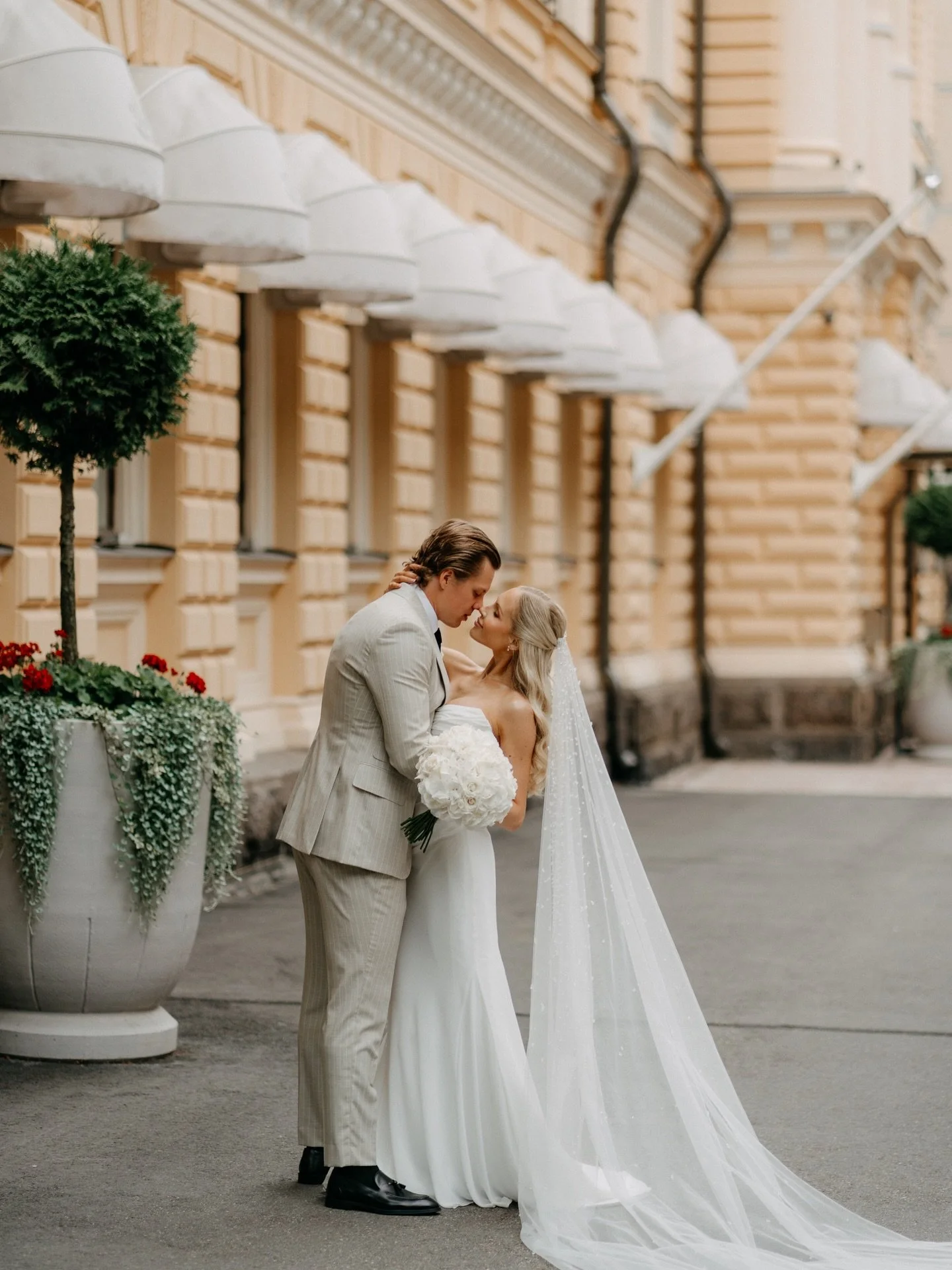 H&auml;&auml;potretteja ajatellen mietit&auml;&auml;n sellainen milj&ouml;&ouml;, miss&auml;
teid&auml;n on hyv&auml; olla ja pystytte nauttimaan toistenne
seurasta ja h&auml;&auml;p&auml;iv&auml;n ainutlaatuisesta fiiliksest&auml;.

Se voi olla mit&
