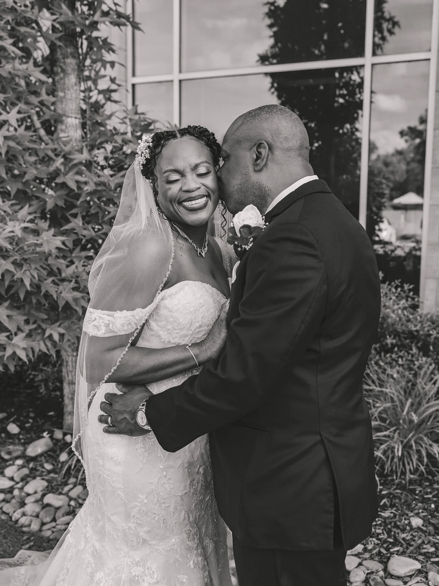 We take our time with your bridal portraits, whether you do a first look or wait until cocktail hour! These are always some of the most stunning photos of the gallery, and the ones you&rsquo;ll want on your wall for a long time! ❤️ We love capturing 