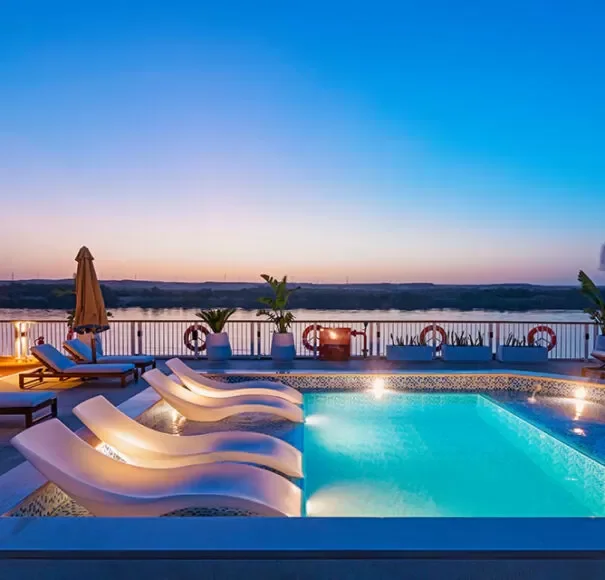 AmaWaterways-AmaLilia-Sun-Deck-Pool-Artists-Impression-605x580.webp