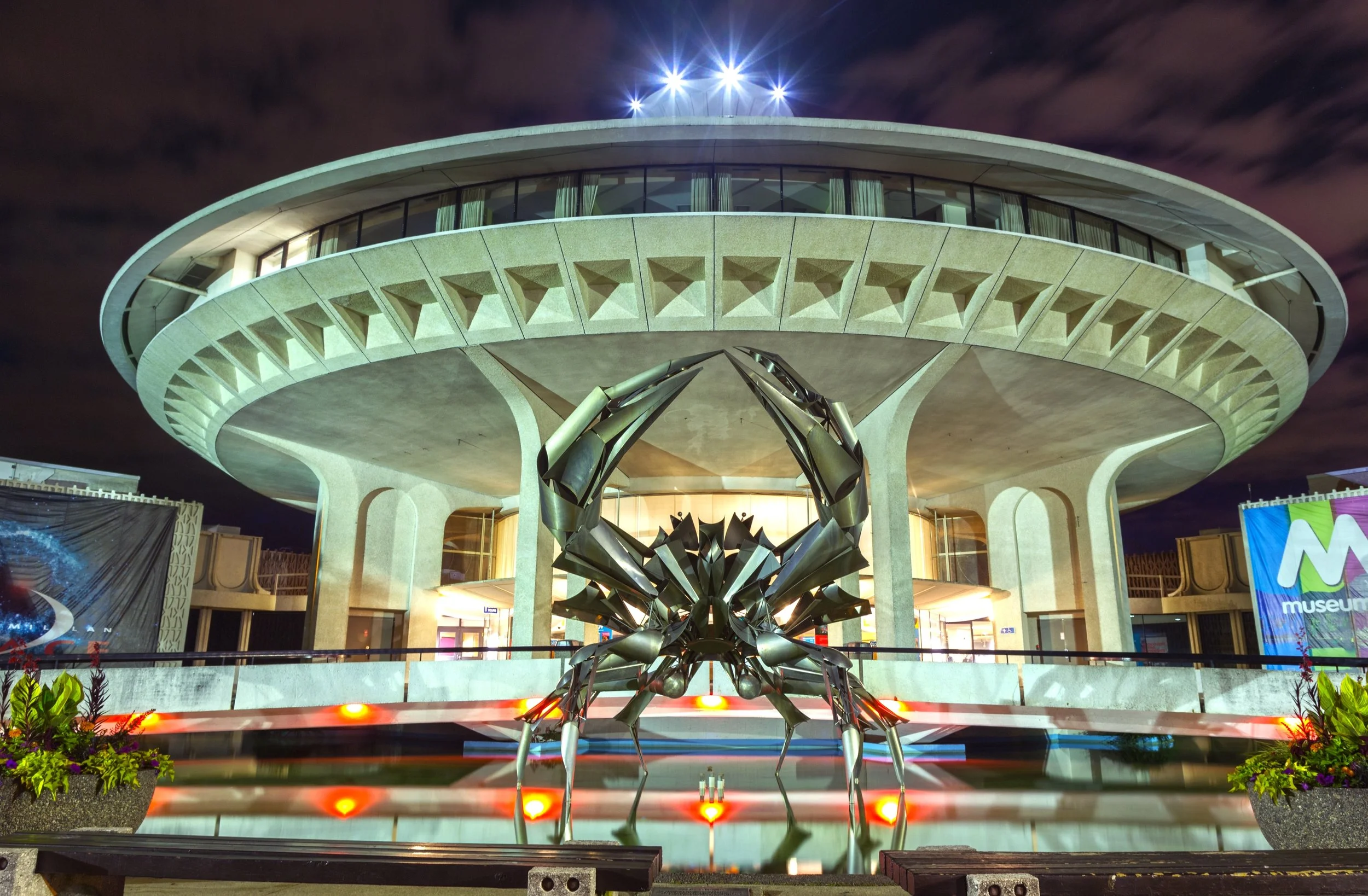 Planetariumatnight.jpg