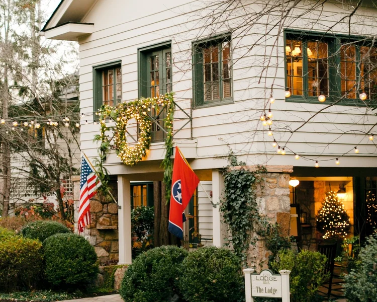 Accommodations and Bookings — RT LODGE