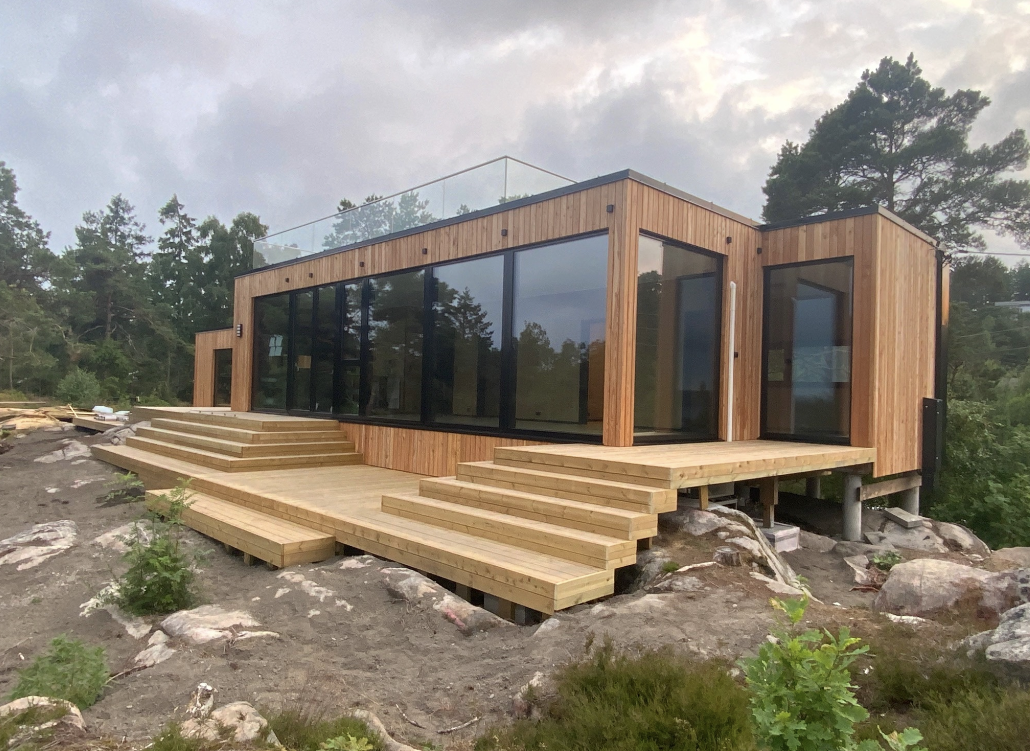 Kaljupealne elamu Ulleroys, projekteerimine, interjöör, ehituspeatöövõtt võtmed kätte.