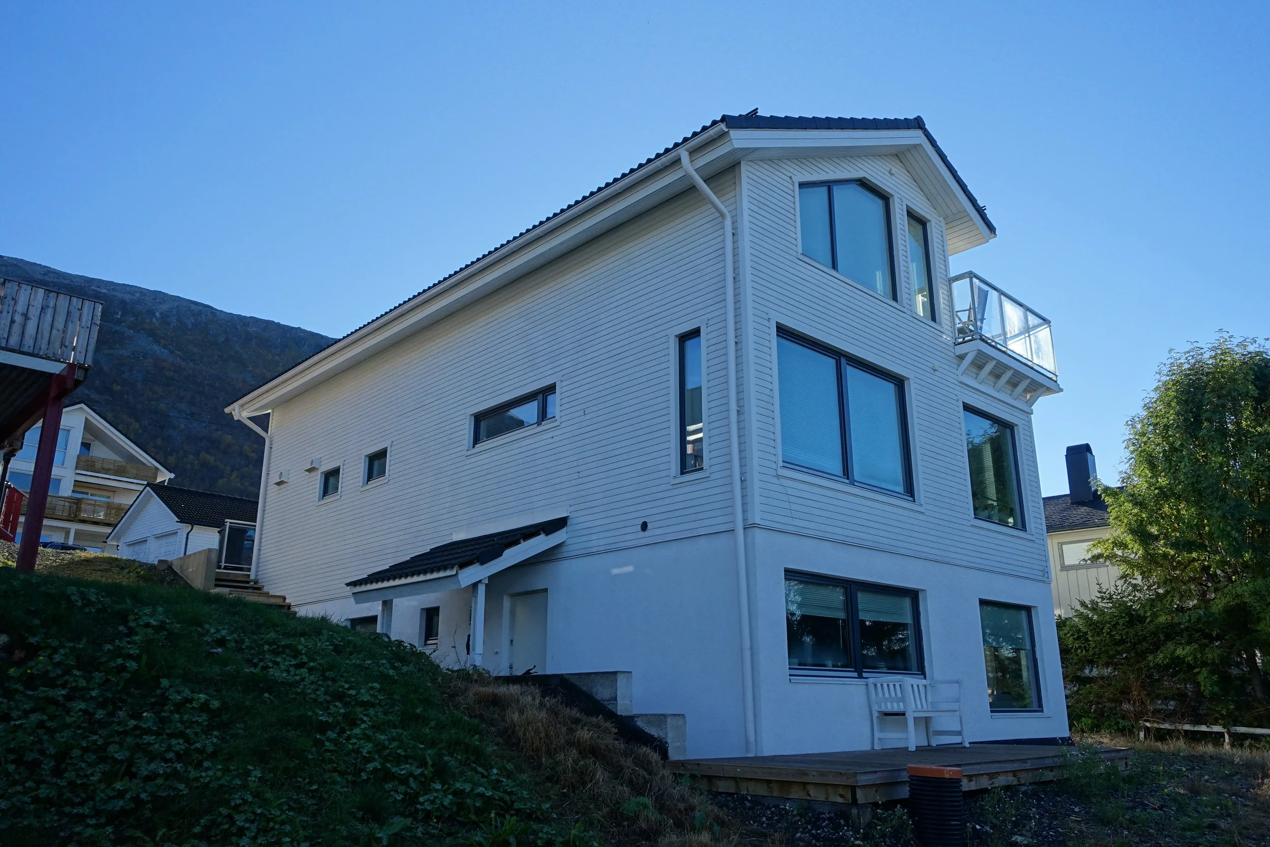  Elamu Rino Tromsos,  projekteerimine  interjöör,  ehituspeatöövõtt võtmed kätte.