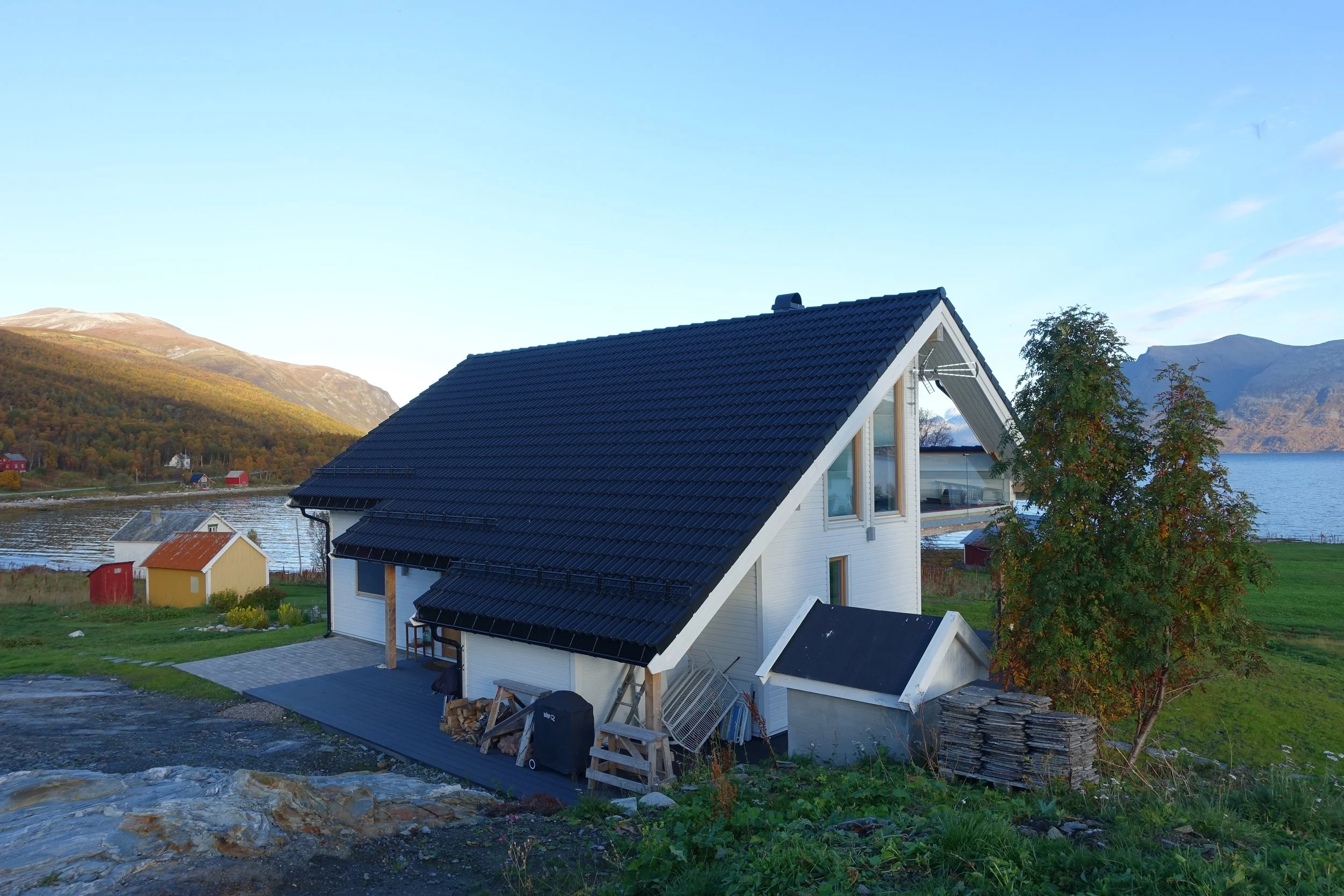 Suvemaja  Harila Reinoya saarel, projekteerimine, ehituspeatöövõtt võtmed kätte.  