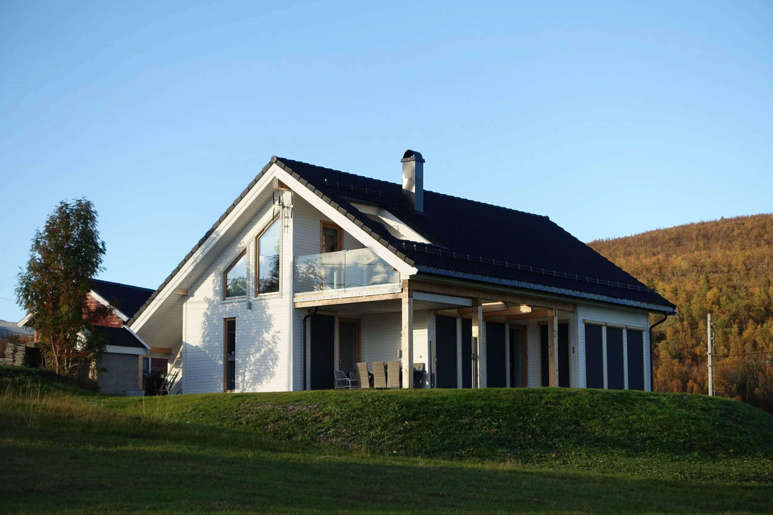 Suvemaja  Harila Reinoya saarel, projekteerimine, ehituspeatöövõtt võtmed kätte. 