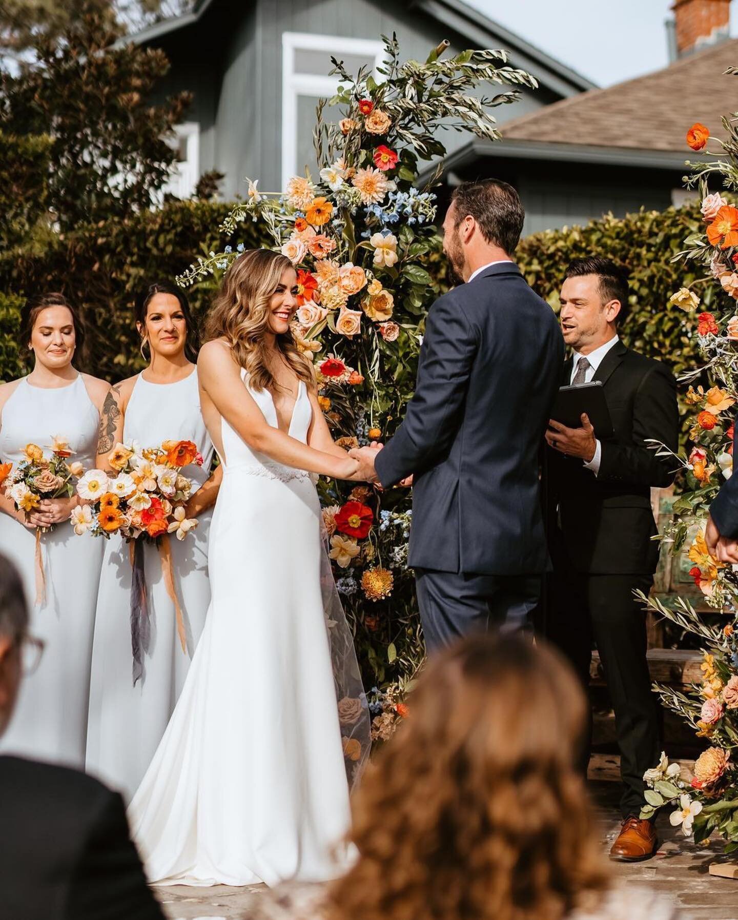 Congratulations to Allison and Aaron who tied the knot yesterday in our gardens with a dream team of vendors!
&bull;
Photography: @laurieashleyphotography 
Coordinating: @alwaysflawlessproductions
Venue: @villafrancescaevents
Video: @leavesoftimbre
F