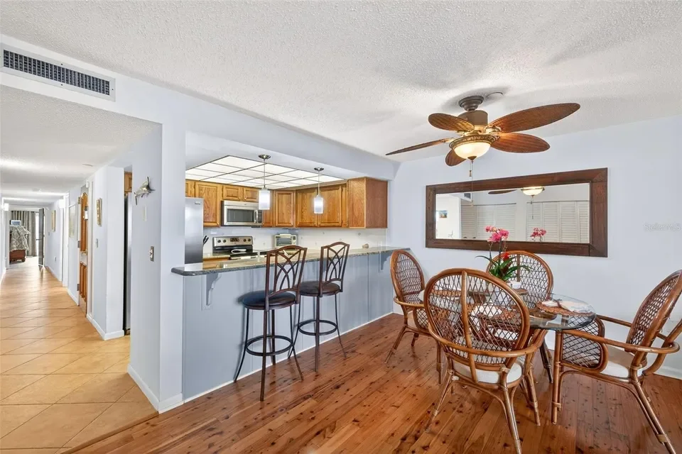 SA - 19010 Gulf Blvd Unit 101 6.webp