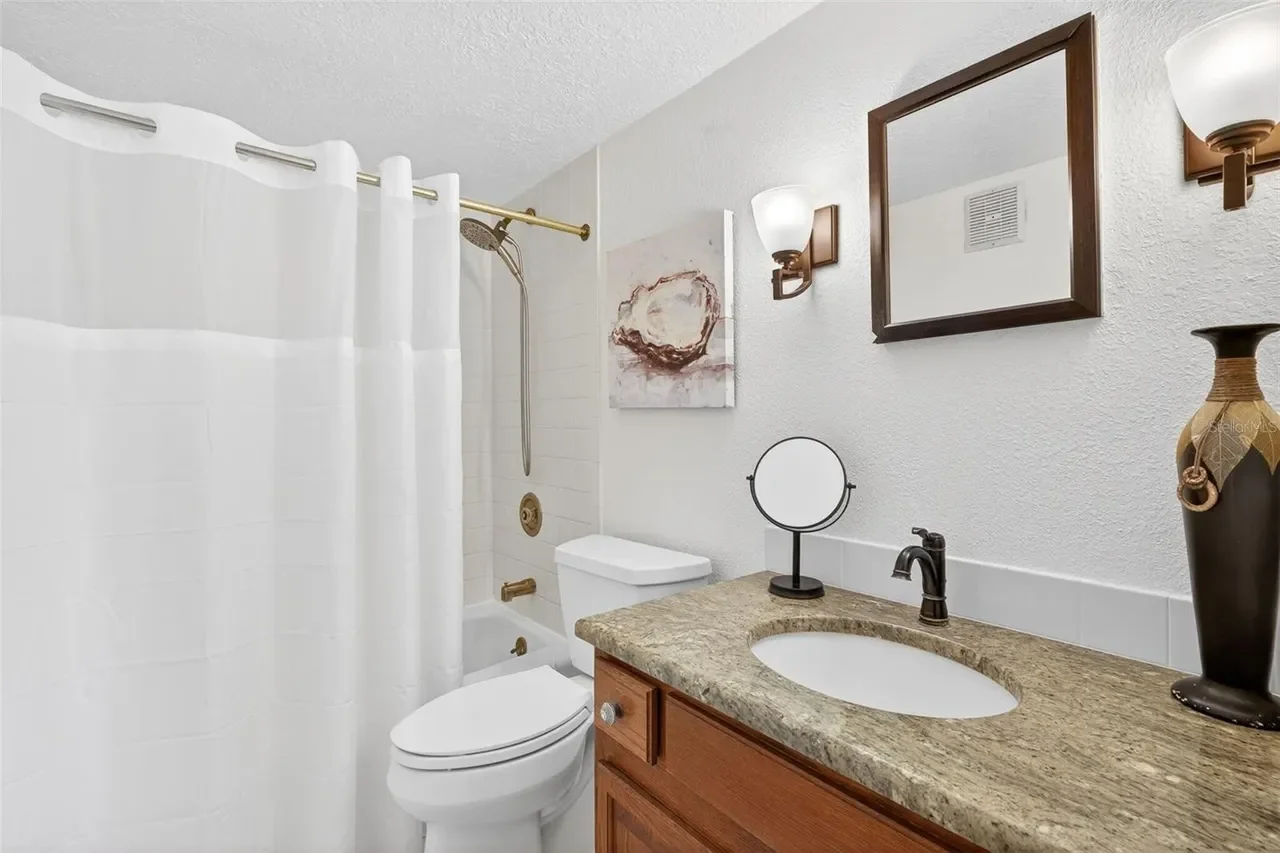 SA - 19010 Gulf Blvd Unit 101 11.webp