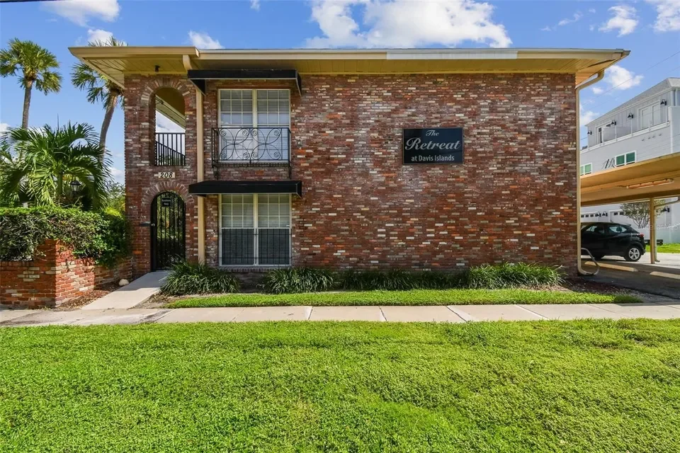 208 Danube Avenue, Unit 101 - $199,000