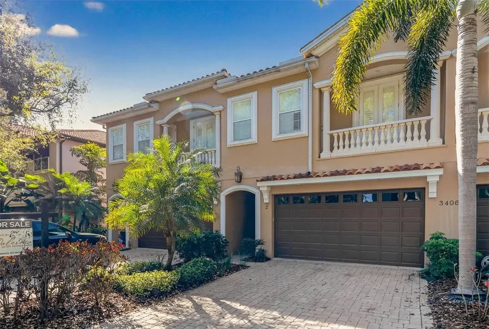 ⏳ PENDING 📍 Palma Ceia – 3406 W Granada St, Unit 2 (33629) offered at 869,000 