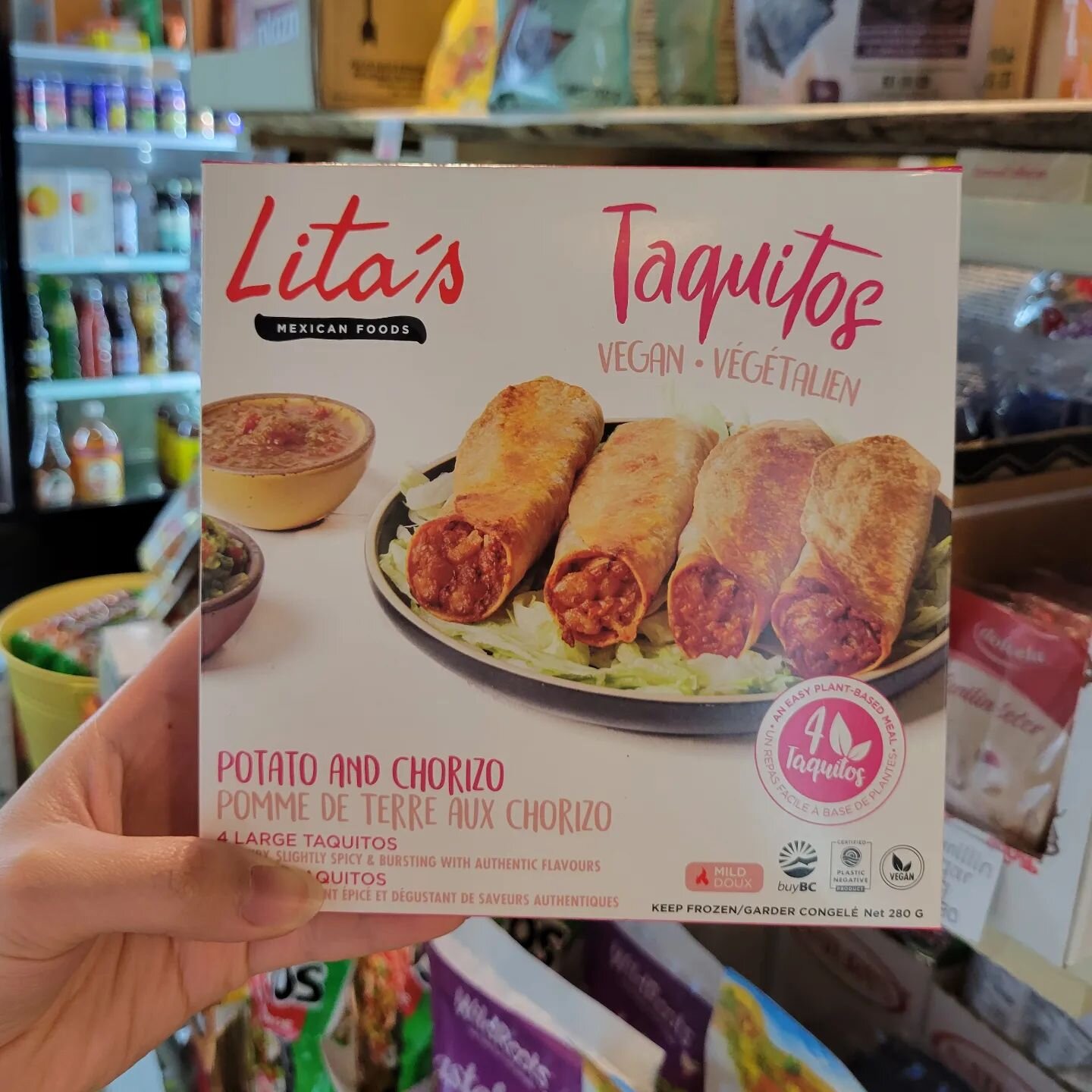 Craving the delicious taste of an authentic Mexican taquito but without the meat? Try out these great new taquitos from Lita's! Available now @villa.servin 
.
.
.
.
.
.
.
.
.
.
.
#mexico#mexico🇲🇽
#mexicanfood #mexicanchorizo #vegan #latinoamerica #