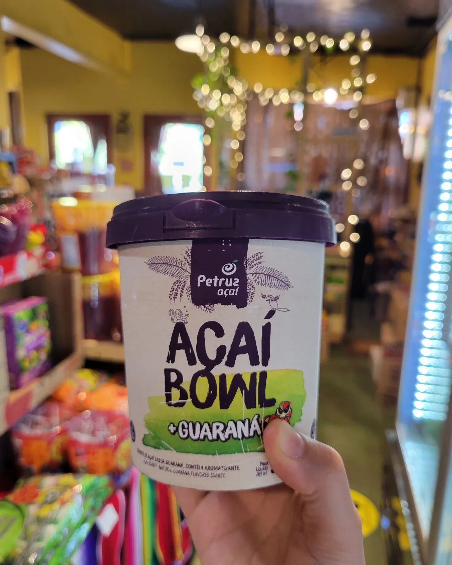 Stay cool with an Acai Bowl with Guarana! 

This vitamin and antioxidant rich sorbet is free from preservatives and dyes and is made with natural ingredients, making it the perfect go-to snack for everyone! 
Available now @villa.servin

.
.
.
.
.
.
.