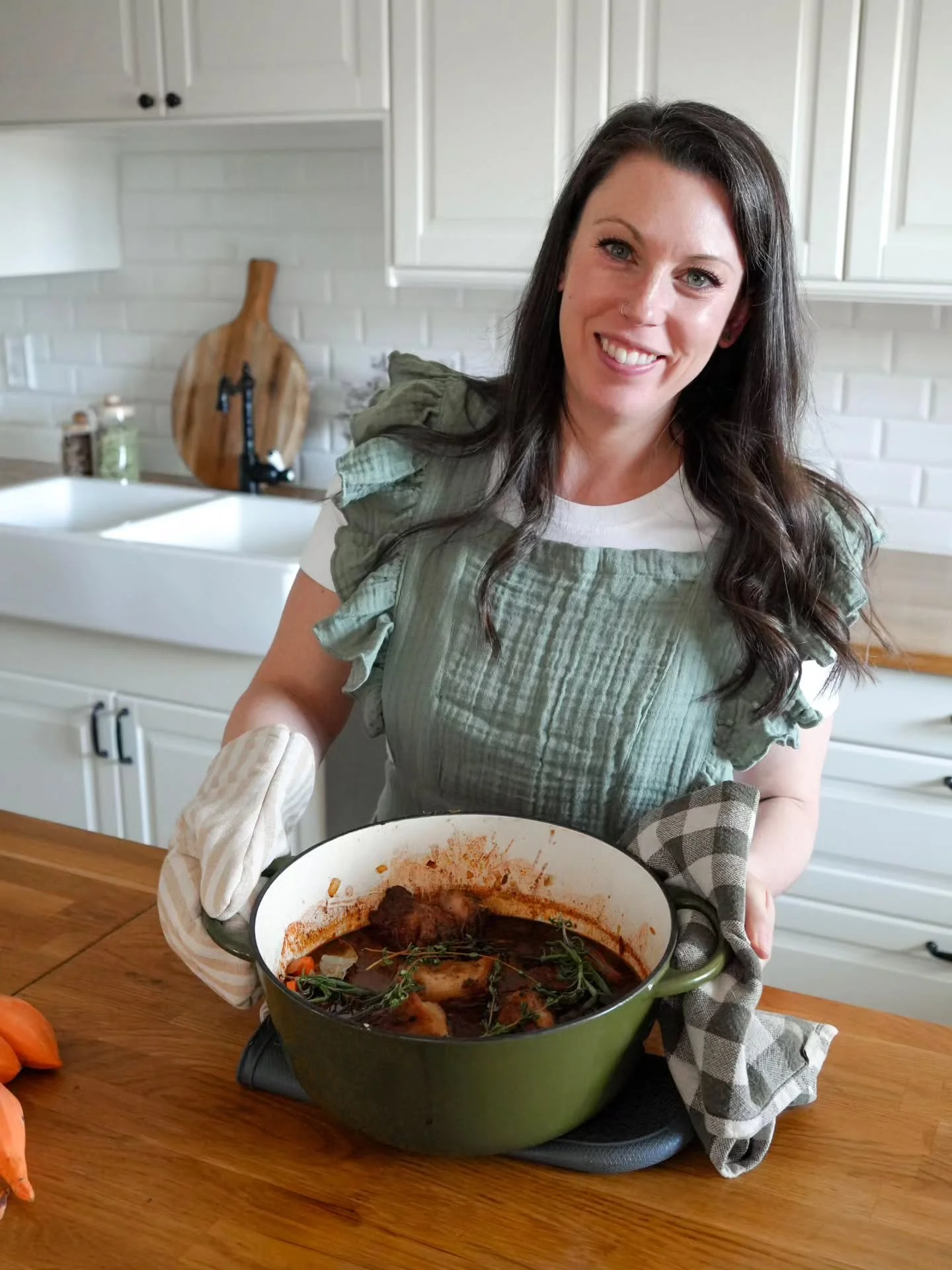 Just a few of the incredible shots the talented @lovelinds captured of me in my bliss in her kitchen

Cooking nutrient-dense, locally sourced whole foods from scratch is my love language

To be able to cook for postpartum mothers in their kitchens is
