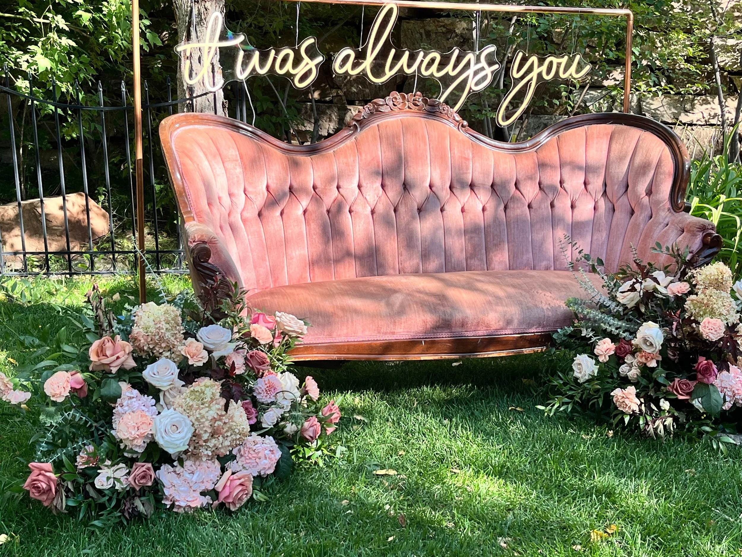 Photo Booth Ground Arrangement
