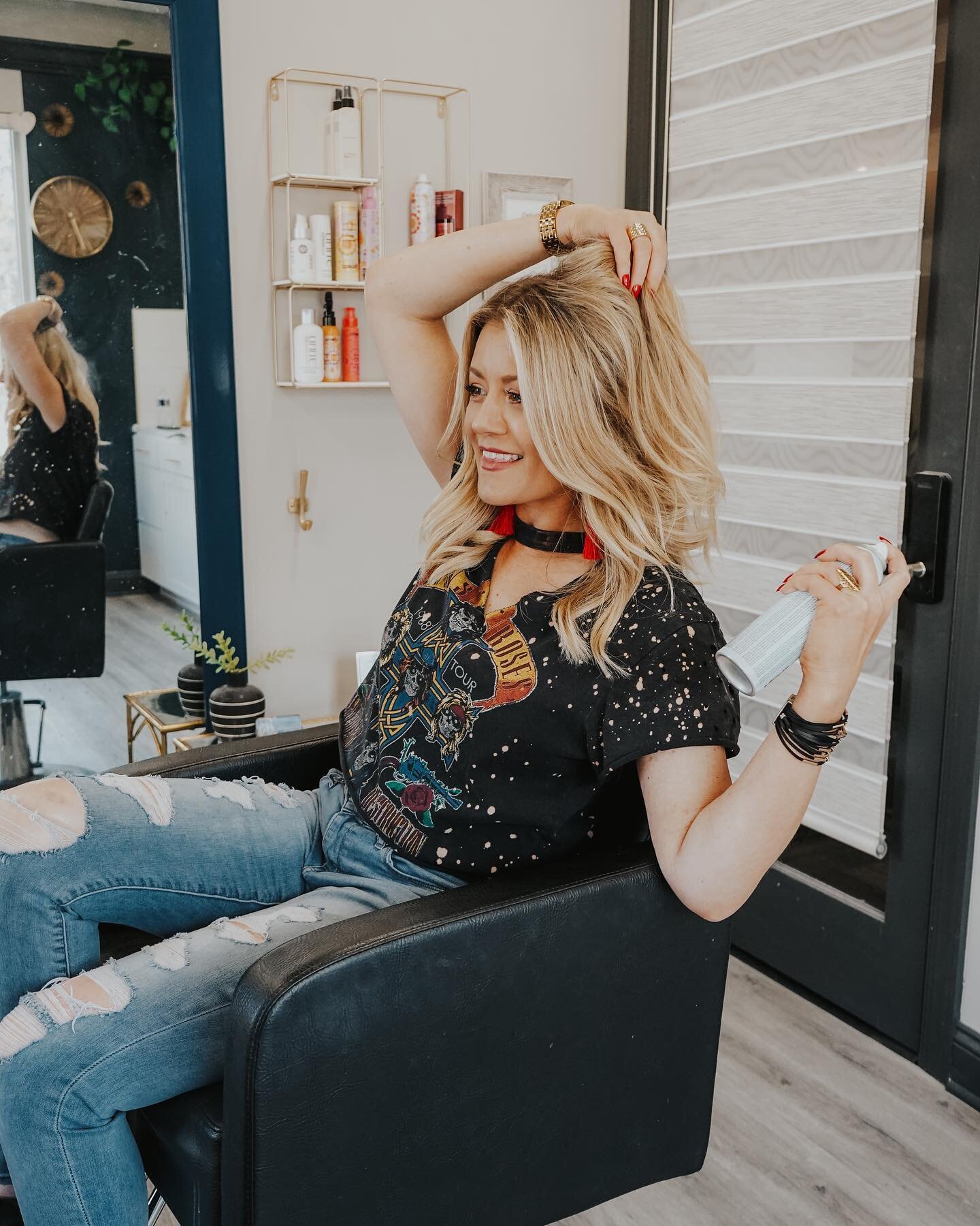 &ldquo;It doesn&rsquo;t matter if your life is perfect as long as your hair color is.&rdquo; &ndash; Stacy Snapp Killian
&bull;
&bull;
&bull;
&bull;
&bull;
&bull;
&bull;
&bull;
#luxsalonsuites #hairstyles #salonprofessional #cosmetology #blondes #bea