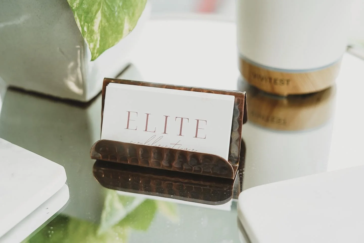 Create your brand! Your business, your design, your way! What would your brand look like? 
&bull;
&bull;
&bull;
&bull;
&bull;
&bull;
&bull;
&bull;
#luxsalonsuites #hairstyles #salonprofessional #cosmetology #blondes #beachwaves #dimension #hair #pros