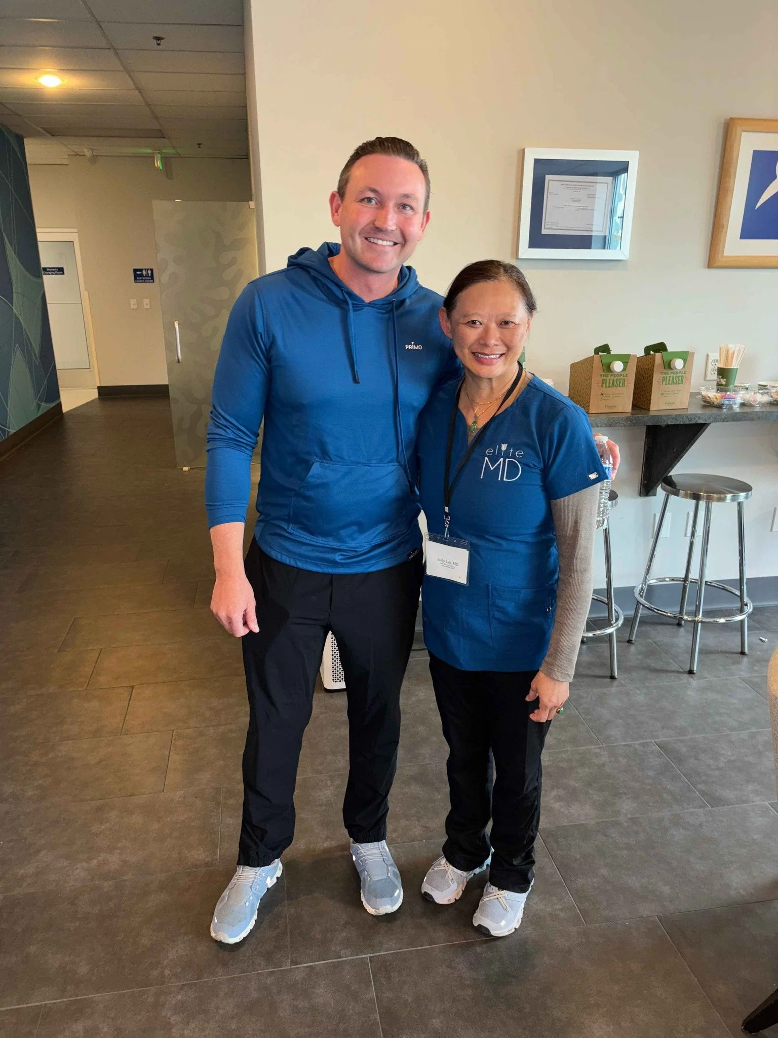 This past weekend, Dr. Lui participated in an advanced facial anatomy course designed specifically for medical aesthetics. The hands-on training included cadaver dissection to refine precision injection techniques and deepen anatomical understanding.