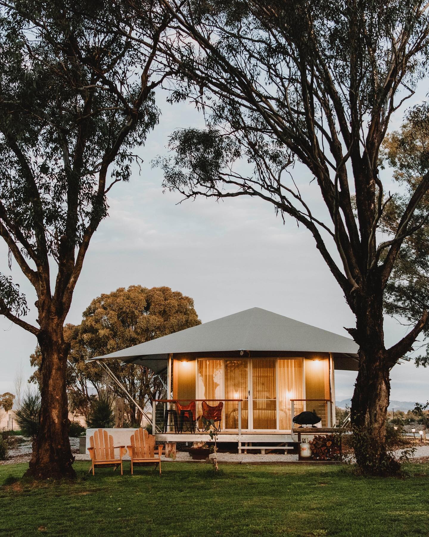 As the cool weather well &amp; truly sets in, it&rsquo;s time to start thinking about a cozy countryside escape! ❄️

Snuggle up by the fire pit at your very own glamping tent in the Mudgee countryside. To stay warm over winter, the luxury tent featur