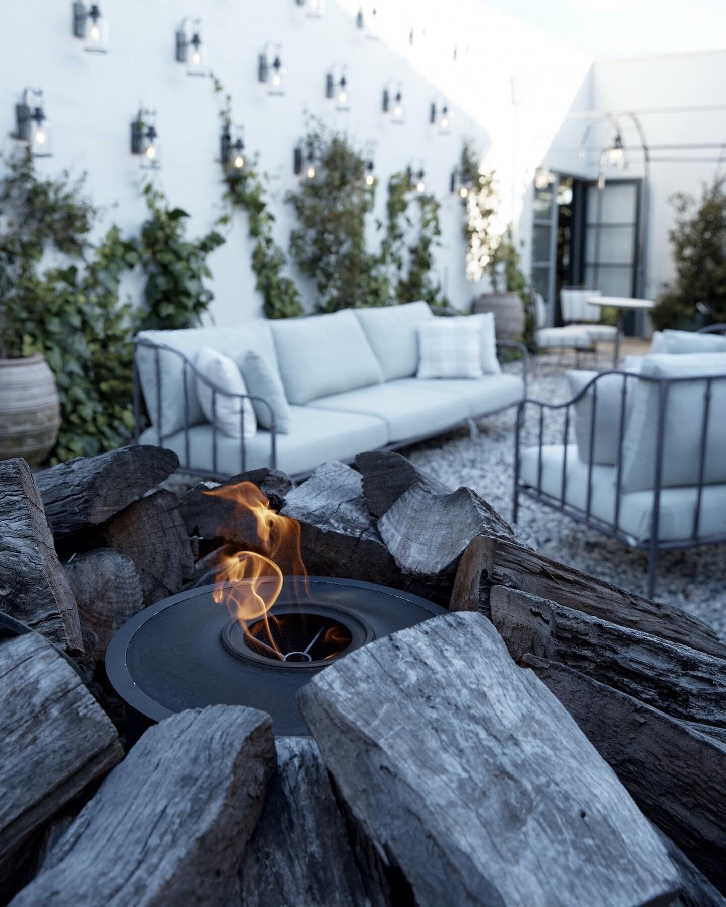 Warm up your winter with a cozy stay in the Southern Highlands 🔥

Spend an evening by the fire, sip on a glass of red, or take a soak in the bathtub at this luxury boutique hotel.

To book, head to our link in bio. 

Credit: Alan Jensen Photography 
