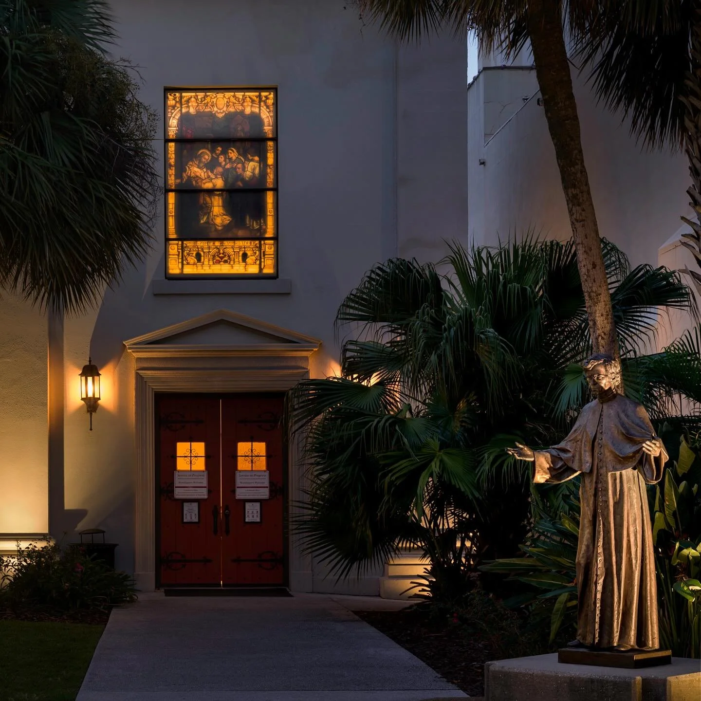 Welcome with open arms! 
#staugustinefl #cathedral #cambo #hasselblad