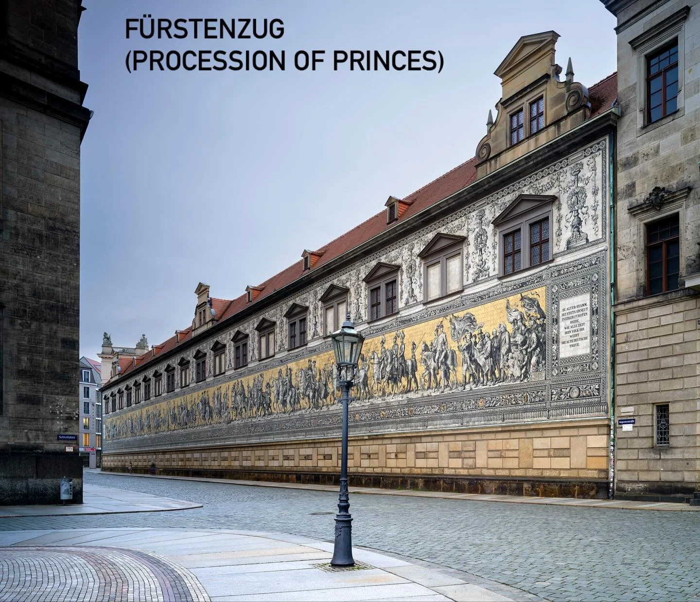 F&uuml;rstenzug (Procession of Princes) in Dresden Germany.
Panorama image. 

@cambousa @hasselblad #dresdencity #dresden🇩🇪 #f&uuml;rstenzug