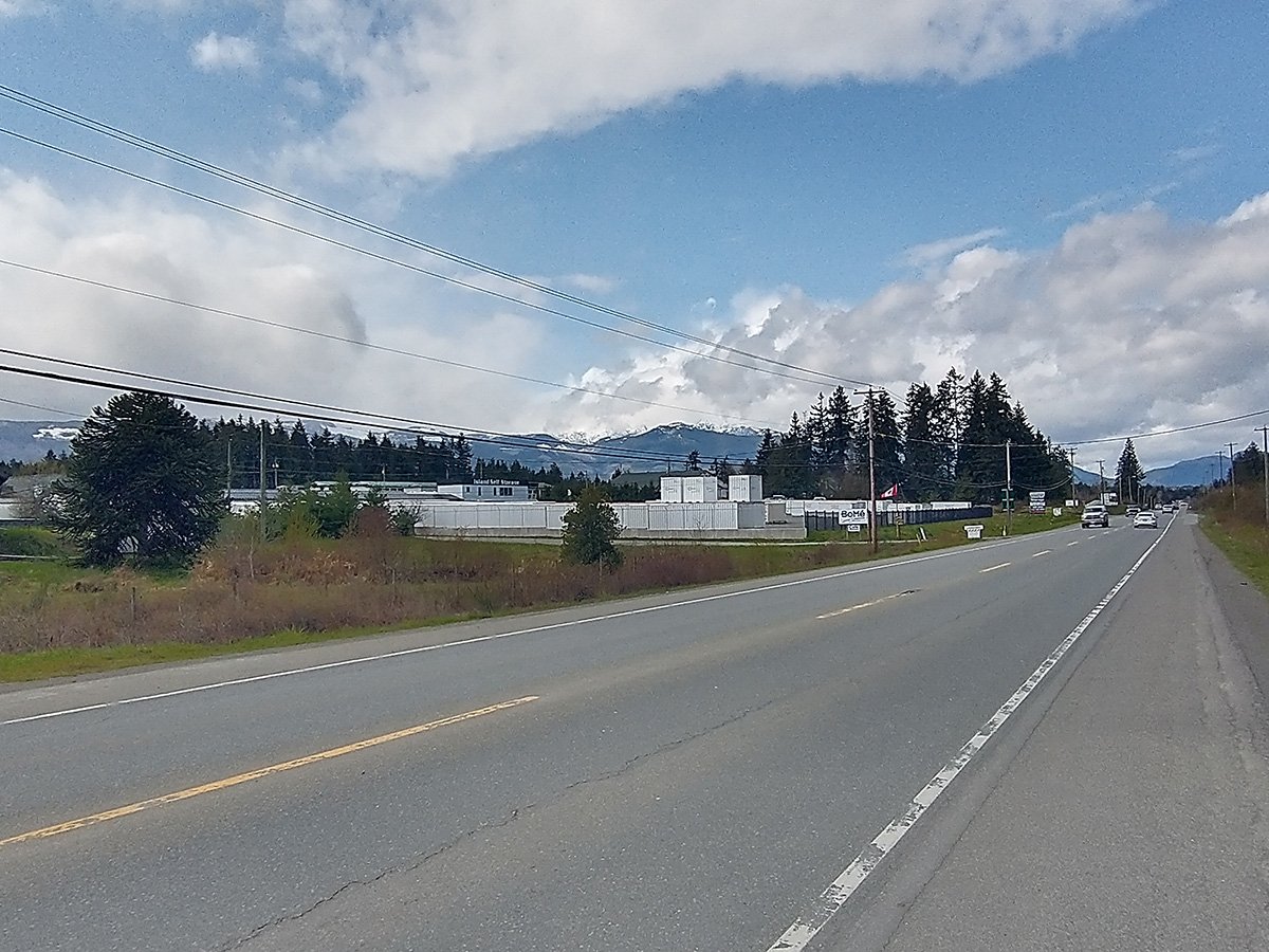  Start of the ride from Parksville. This high up the Island you start to see the larger mountains in the distance. Canada has gigantic mountains out in the middle of absolutely nowhere whereas the USA’s climate is warm enough that people actually liv